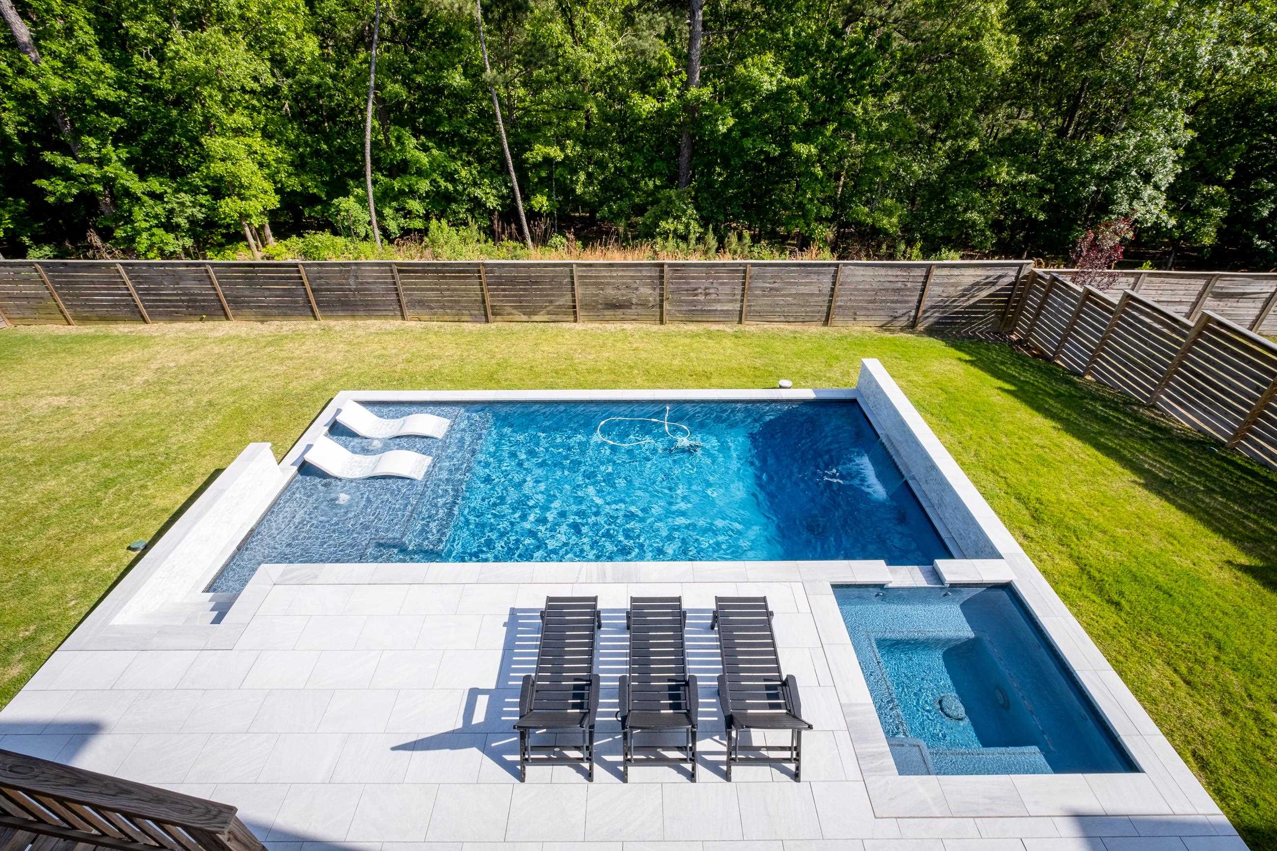 CHENAL VALLEY "FALSTONE COURT" - Residential