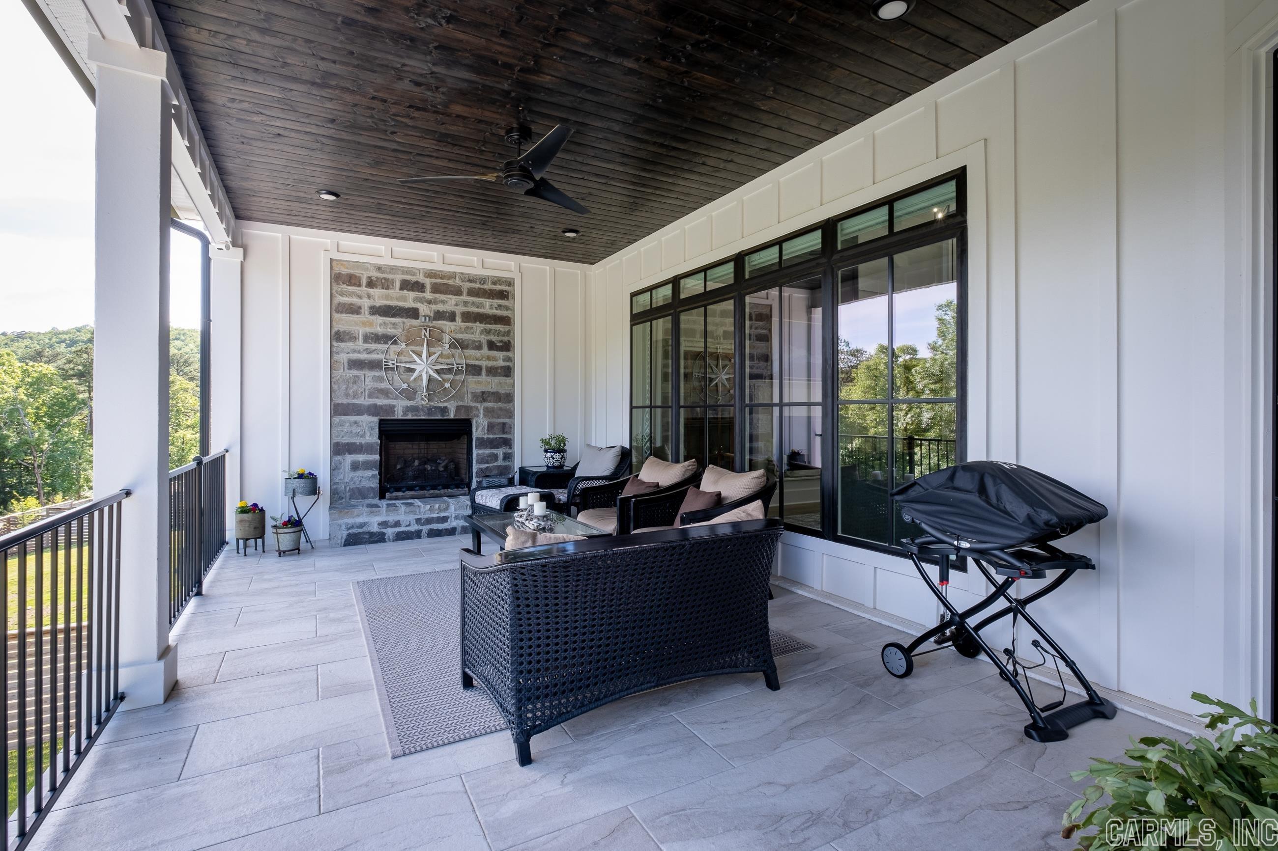 CHENAL VALLEY "FALSTONE COURT" - Residential