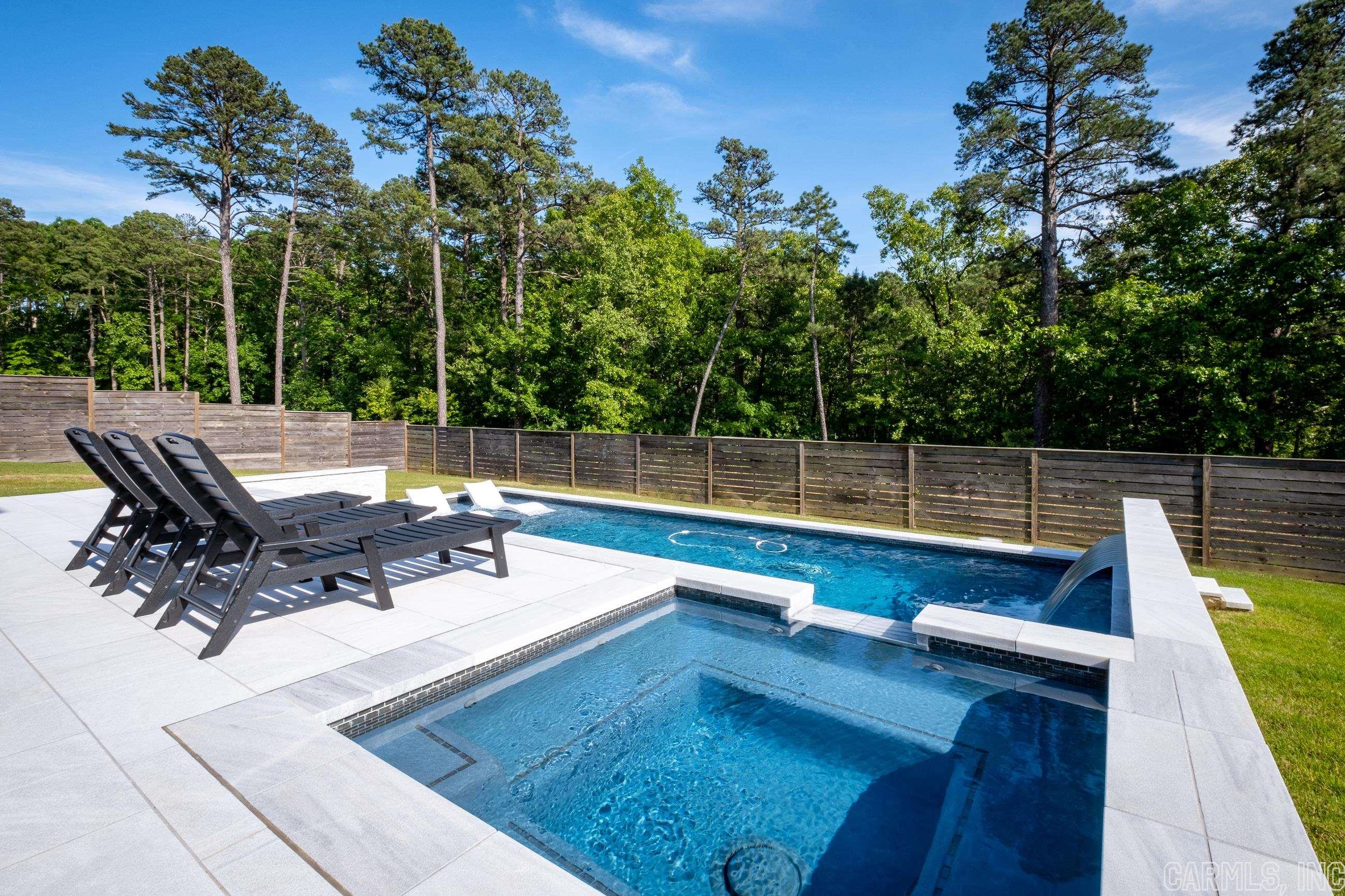 CHENAL VALLEY "FALSTONE COURT" - Residential