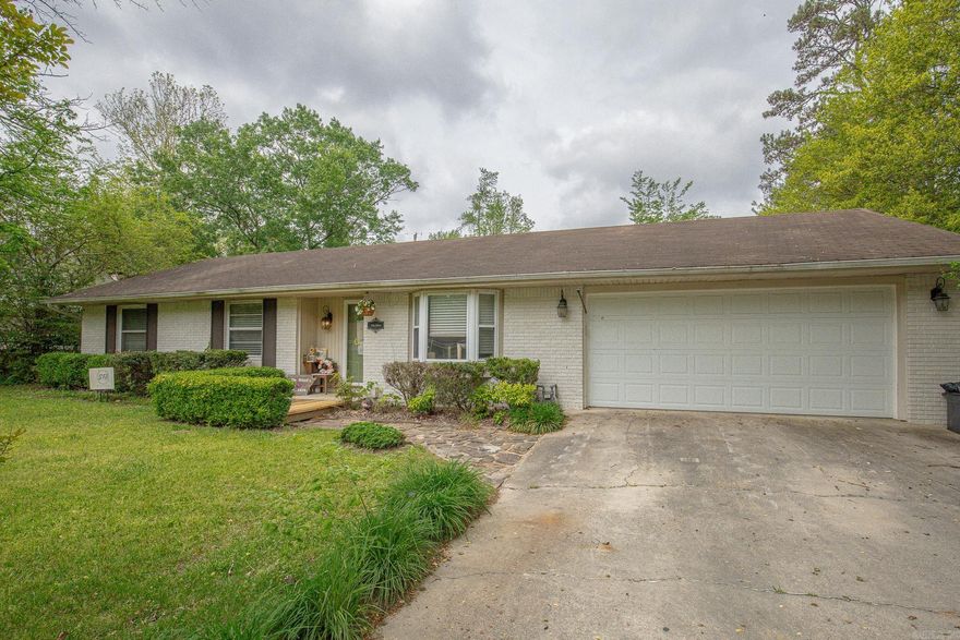 Nice 3 bedroom 2 full bath home with garage and large fenced in yard. Large kitchen/dining area & a separate laundry room. Large bedrooms for this size home... Put your finishing touch on it to make it your own! Priced to sell quickly so don't hesitate to take a look.