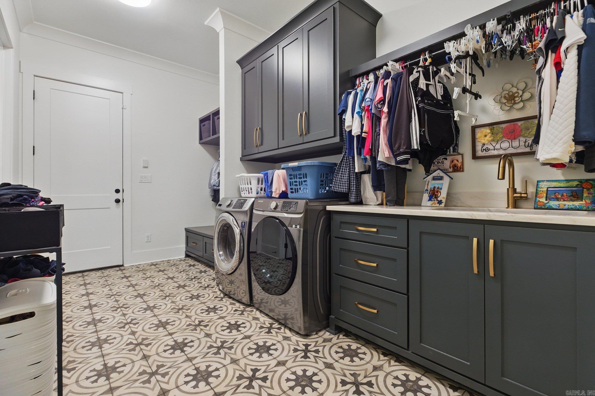 CHENAL VALLEY HALLEN COURT - Residential