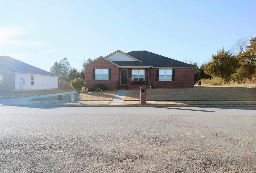 Beautiful 4 bedroom conveniently located home. Literally minutes from everything, shopping, freeway access.  This home has all the desired features: Great room, eat in kitchen, breakfast bar, laundry room, rear parking and garage. Hurry and schedule your appointment!!