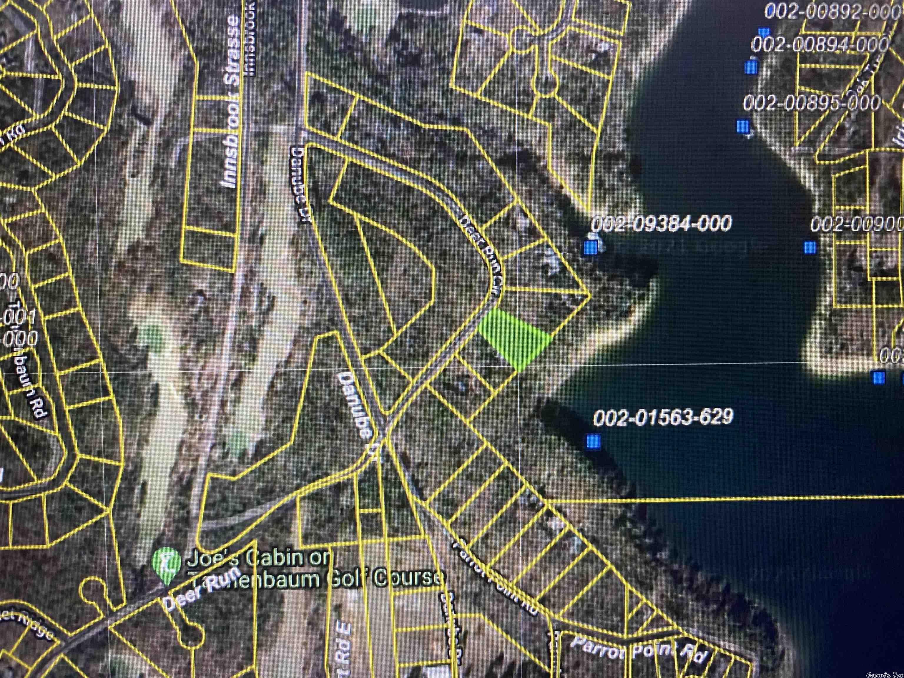 Lake Front lot in Tannenbaum. East side of peninsula. Build your dream home and enjoy the views and direct lake access. Close to Tannenbaum Golf course. Surrounded by beautiful homes. Few lake lots left like this in the area.