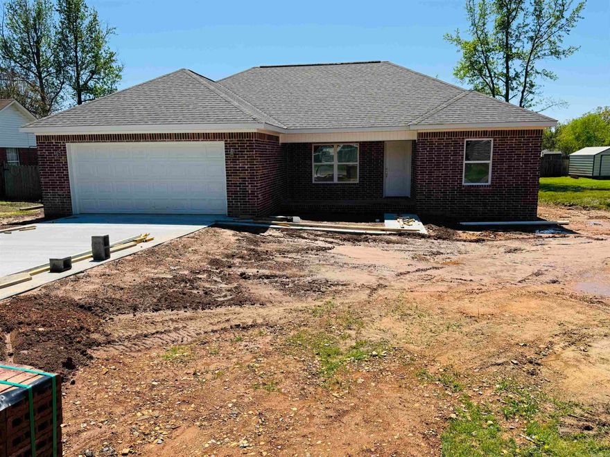 Beautiful New Construction in Mayflower. Huge oversized lot. All stainless appliances. 3bed 2bath 1272sqft. Private, quiet, neighborhood. Area is approved for Rural Development $0 down loans.