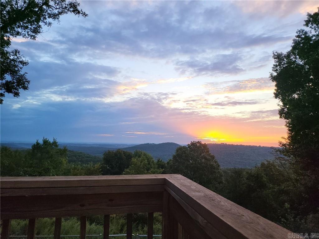 COUNTRY HILLS ESTATE - Residential