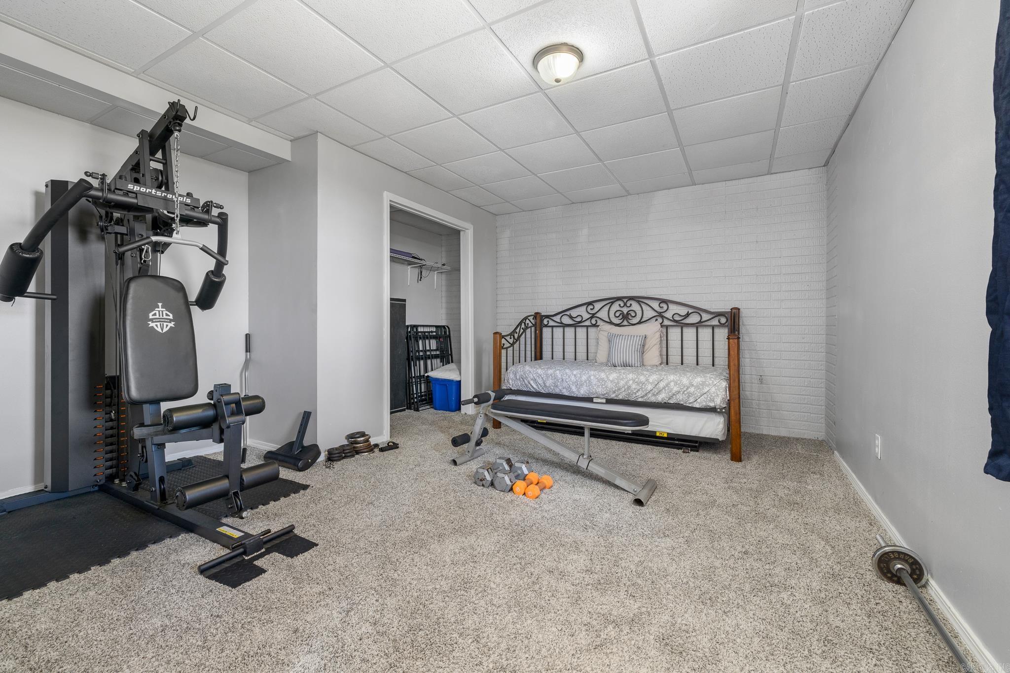 COUNTRY HILLS ESTATE - Residential