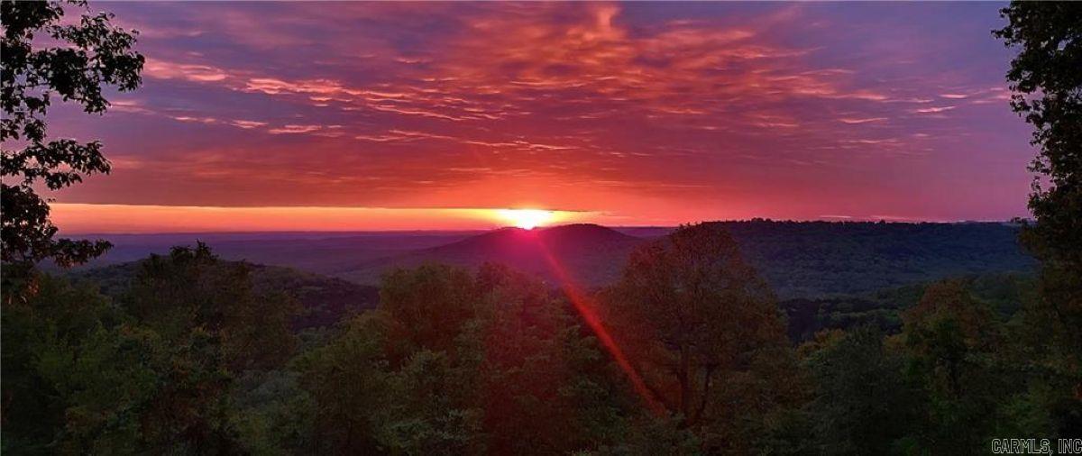 COUNTRY HILLS ESTATE - Residential