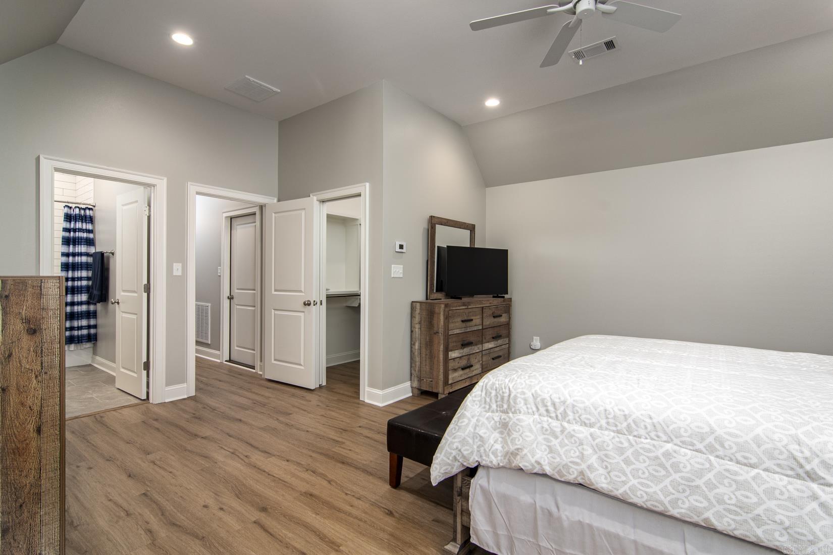 EDGEWOOD PARK - Residential