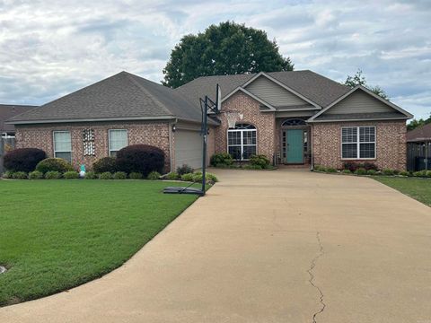 Photo of 2414 Brittany Ln, Searcy, AR 72143 (MLS # 26016974)