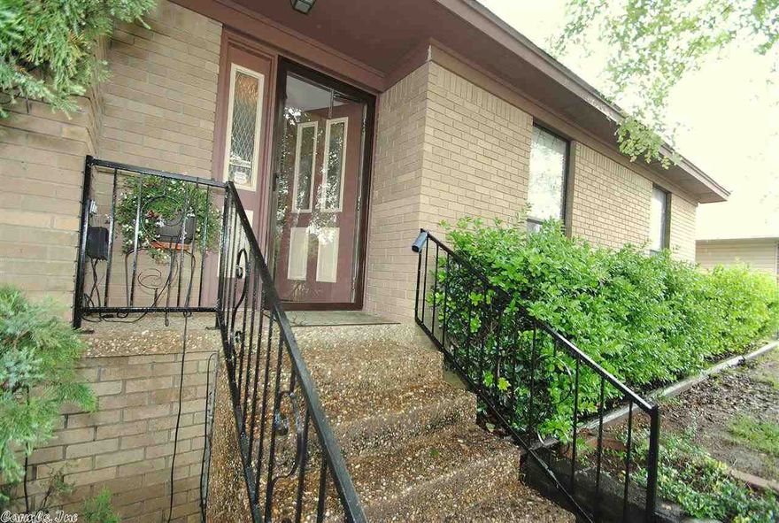 Located in the much desired subdivision of Stonewall. Close to, shopping, restaurants, community amenities, Stonewall and Chapel Hill Park as well as Southern Oaks Country Club. Freshly painted interior. New carpet in MBR and stairs, Hardwoods and fireplace in FR and DR, newer flooring in guest bedrooms. Kitchen & bathrooms have been updated. Spacious kitchen offers stainless steel appliances w/an eat-in area. Separate formal dining room features bay window. Lg backyard & deck 4 entertaining