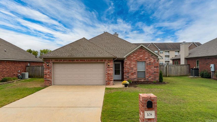 MOVE-IN READY! Fresh paint, new carpet, and tons of charm! This 3 bed, 2 bath home in the Country Club of Arkansas features granite countertops, stainless steel appliances, and a fenced yard with a covered patio—perfect for entertaining. Just a short golf cart ride to the golf course and easy access to Maumelle’s new entrance. Don’t wait, come see it today!