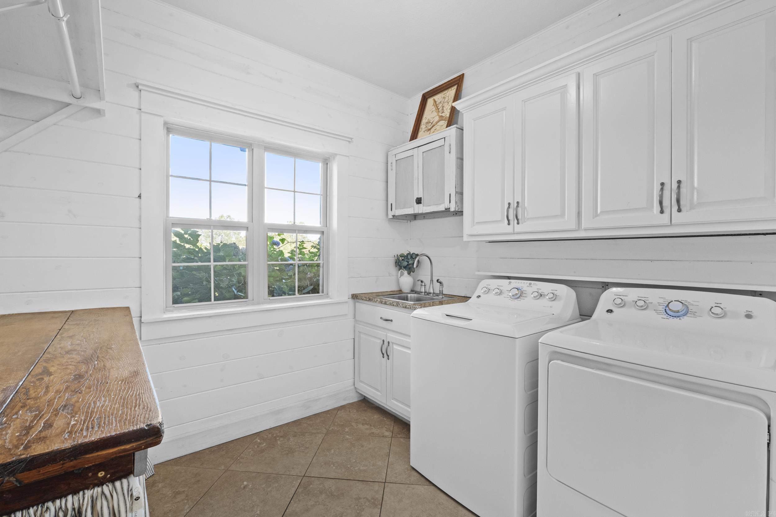 HILLCREST ESTATES - Residential