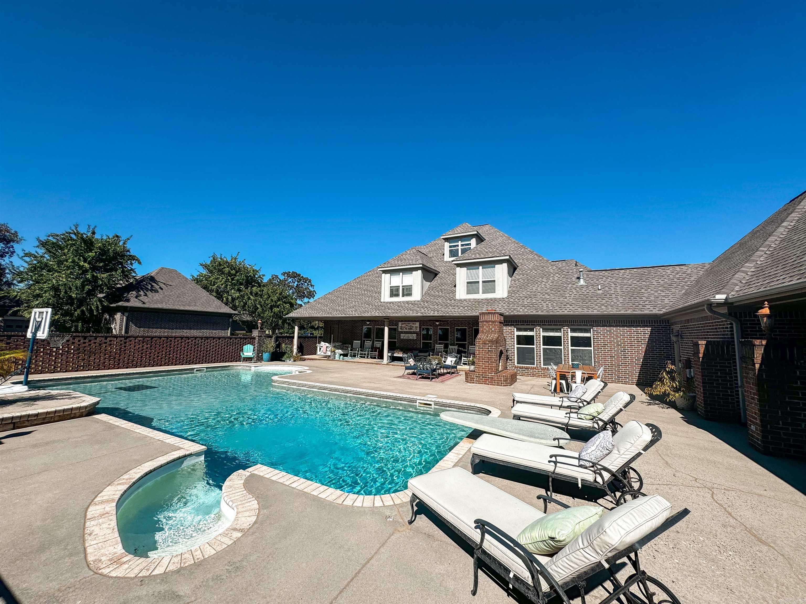 HILLCREST ESTATES - Residential