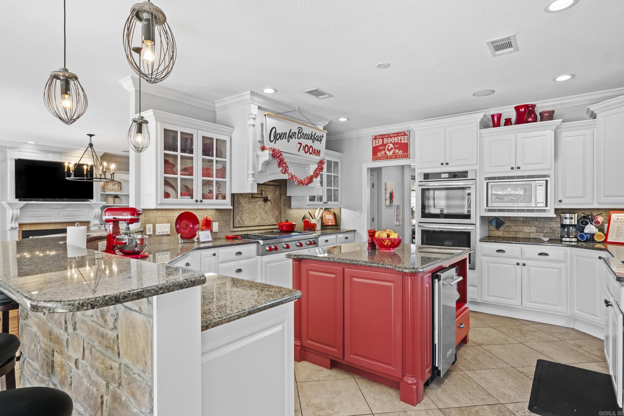 HILLCREST ESTATES - Residential