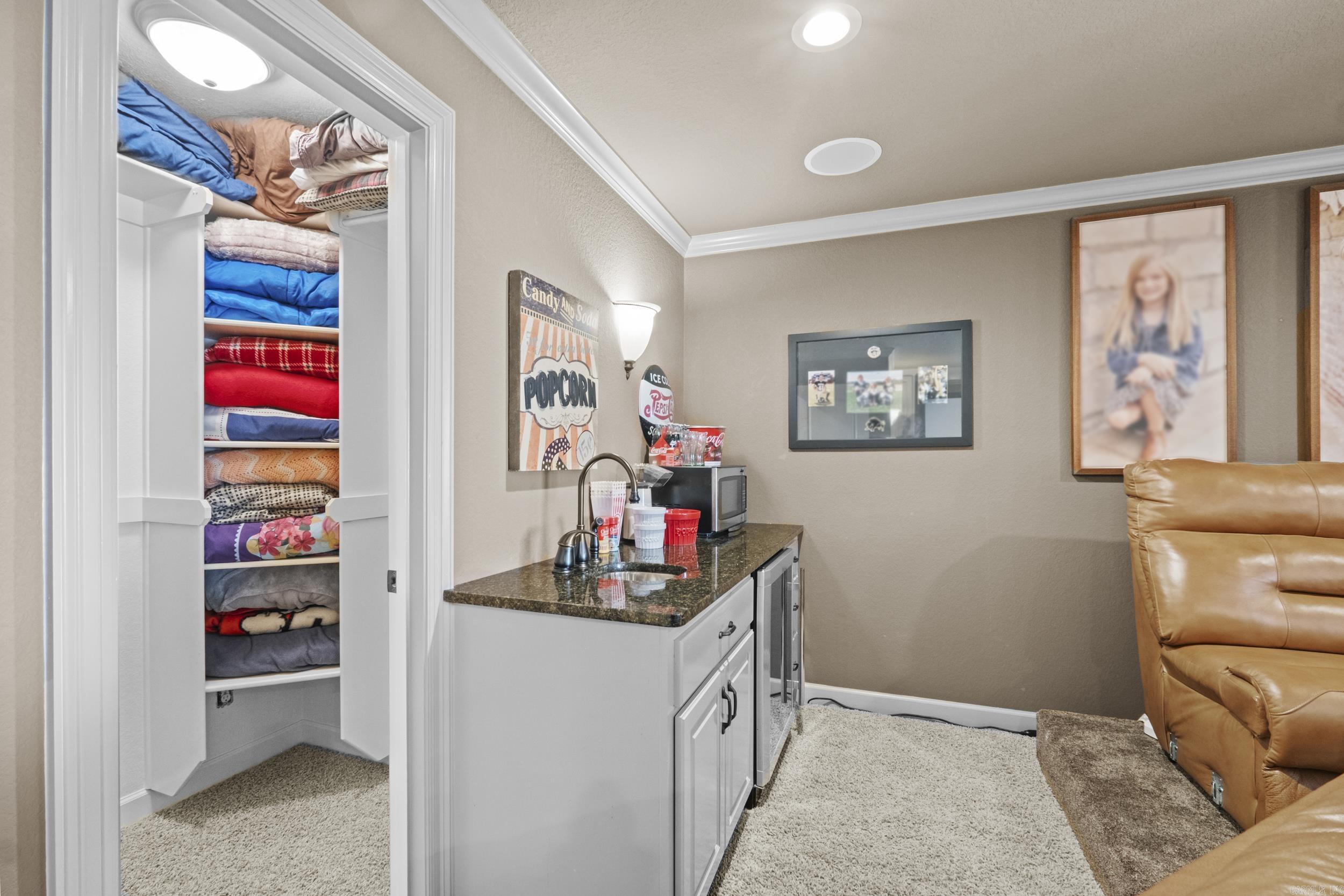 HILLCREST ESTATES - Residential