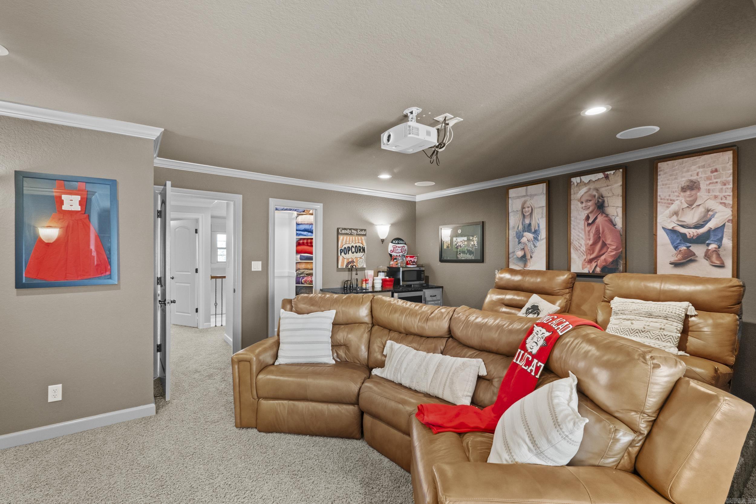 HILLCREST ESTATES - Residential