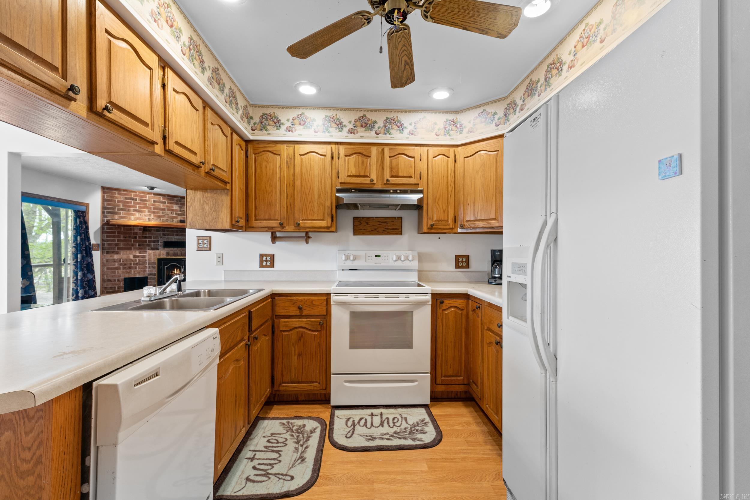 GOLD LAKE CLUB - Residential