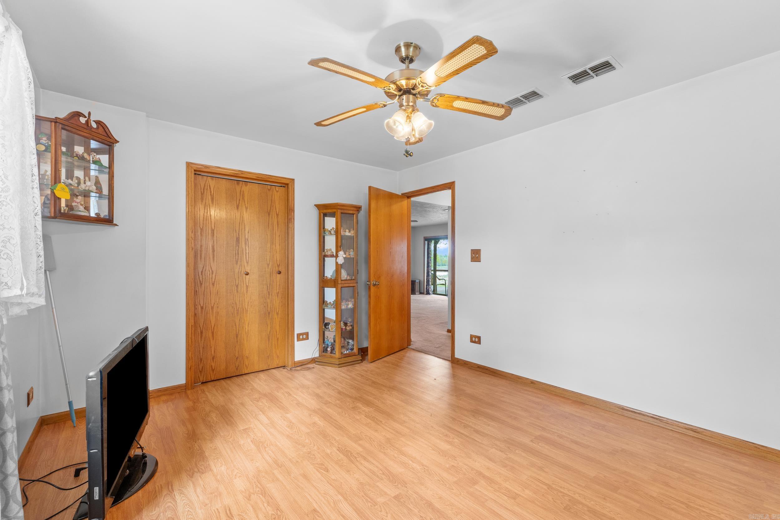 GOLD LAKE CLUB - Residential