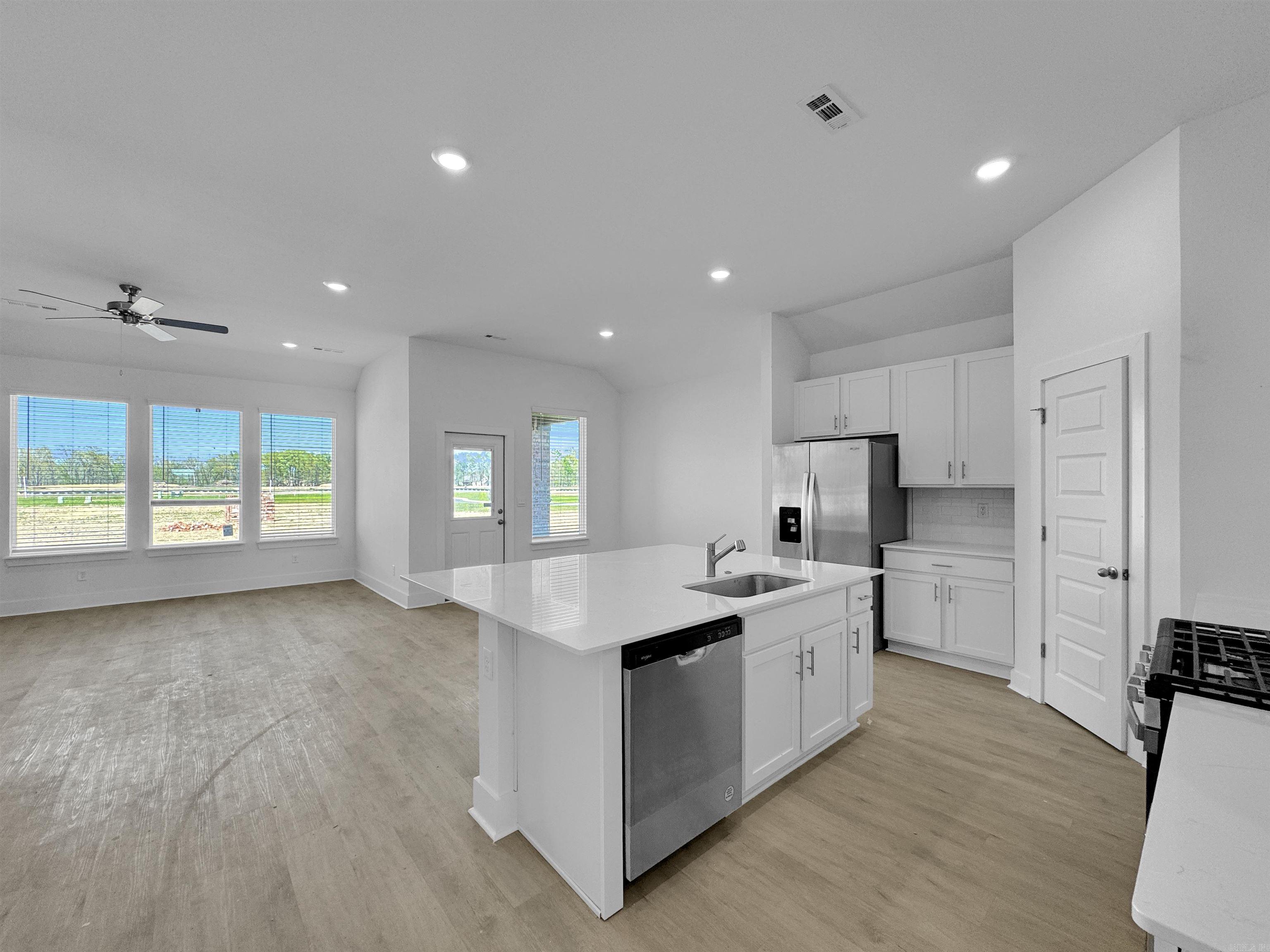 THE RESERVE AT COUNTRY CLUB PHAS - Residential