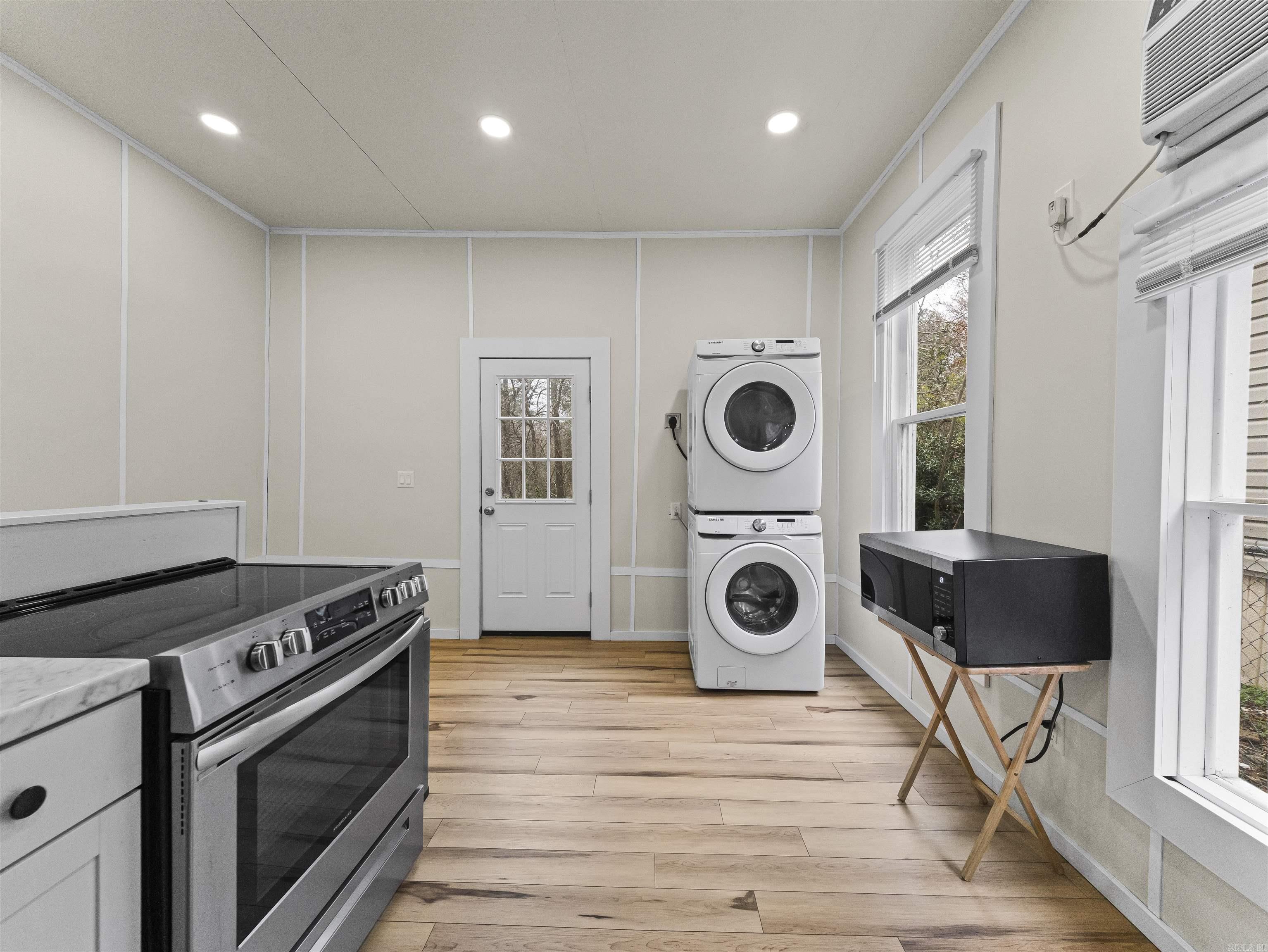 EDDY & LONGINOTTI - Residential