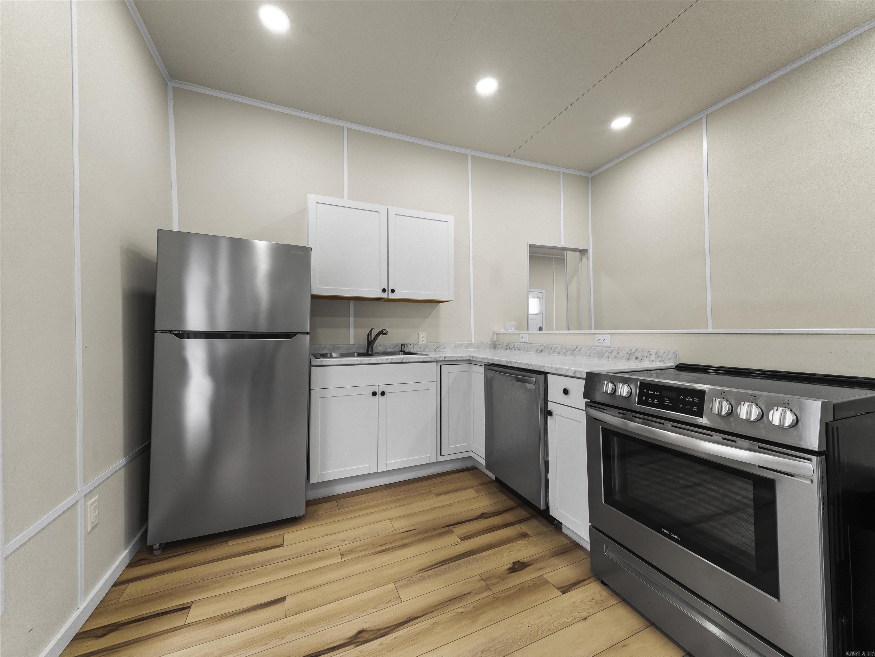 EDDY & LONGINOTTI - Residential