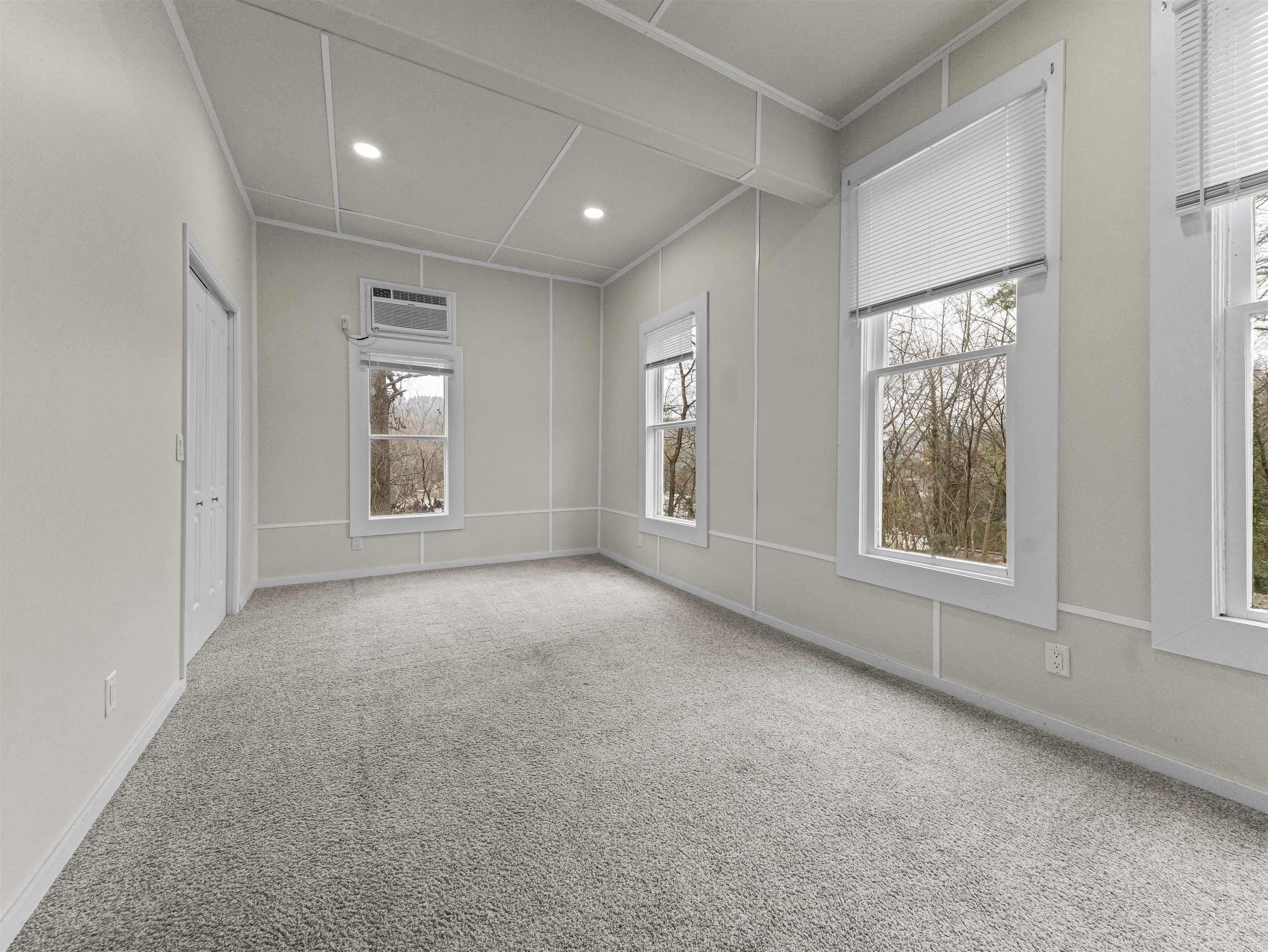 EDDY & LONGINOTTI - Residential