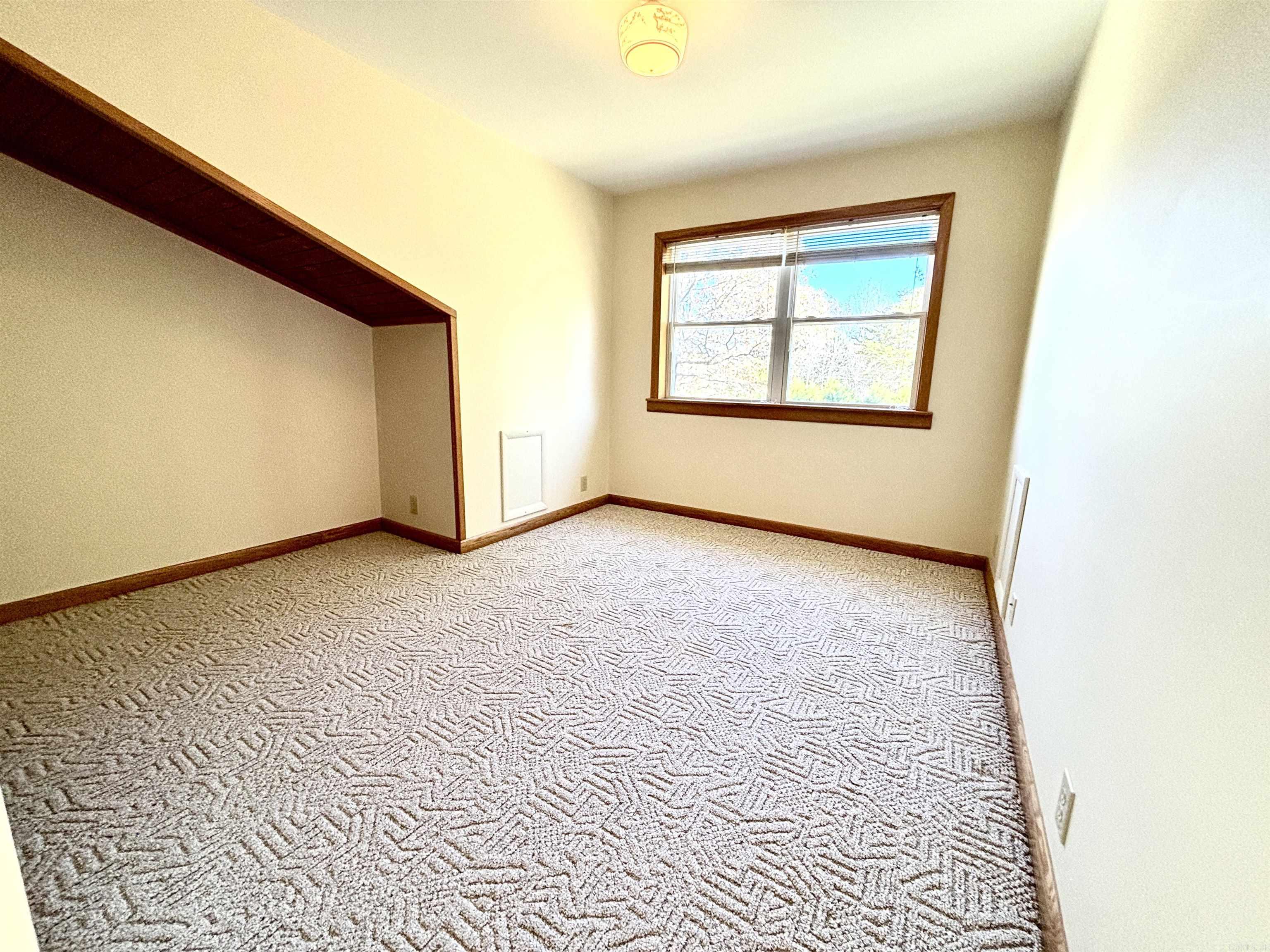 INDIAN HILLS EST - Residential