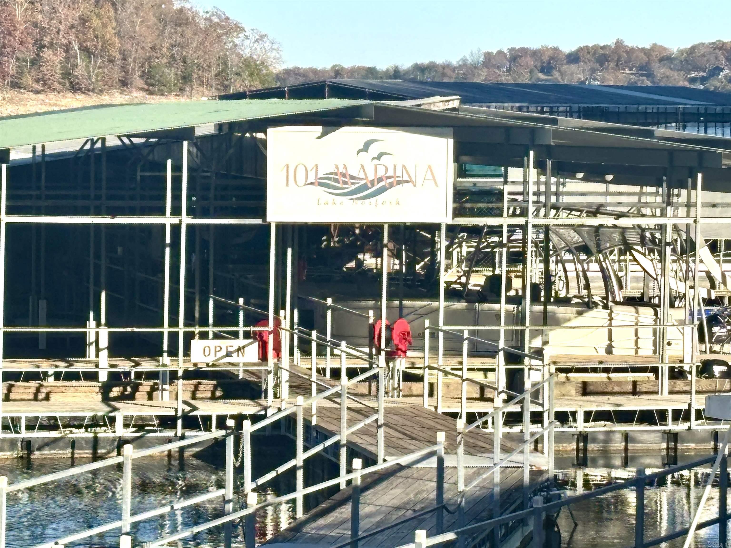 INDIAN HILLS EST - Residential