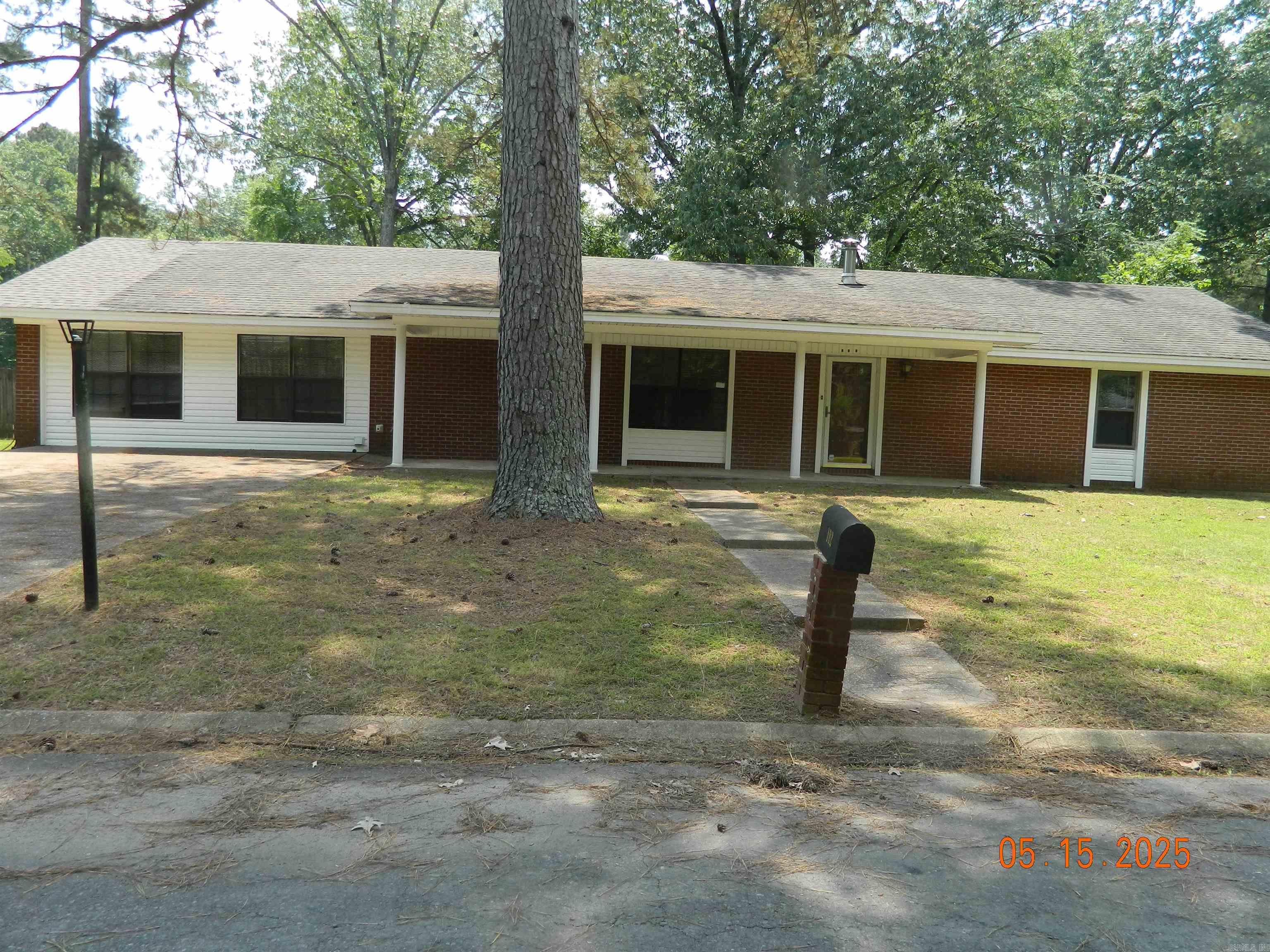 Location ! Location!!! Lots OF POTENTIAL! Nice home Located in the Heart of Gurdon. Large Fenced Back Yard, 3 Bedrooms 2 Baths Nice size Kitchen Needs Some TLC