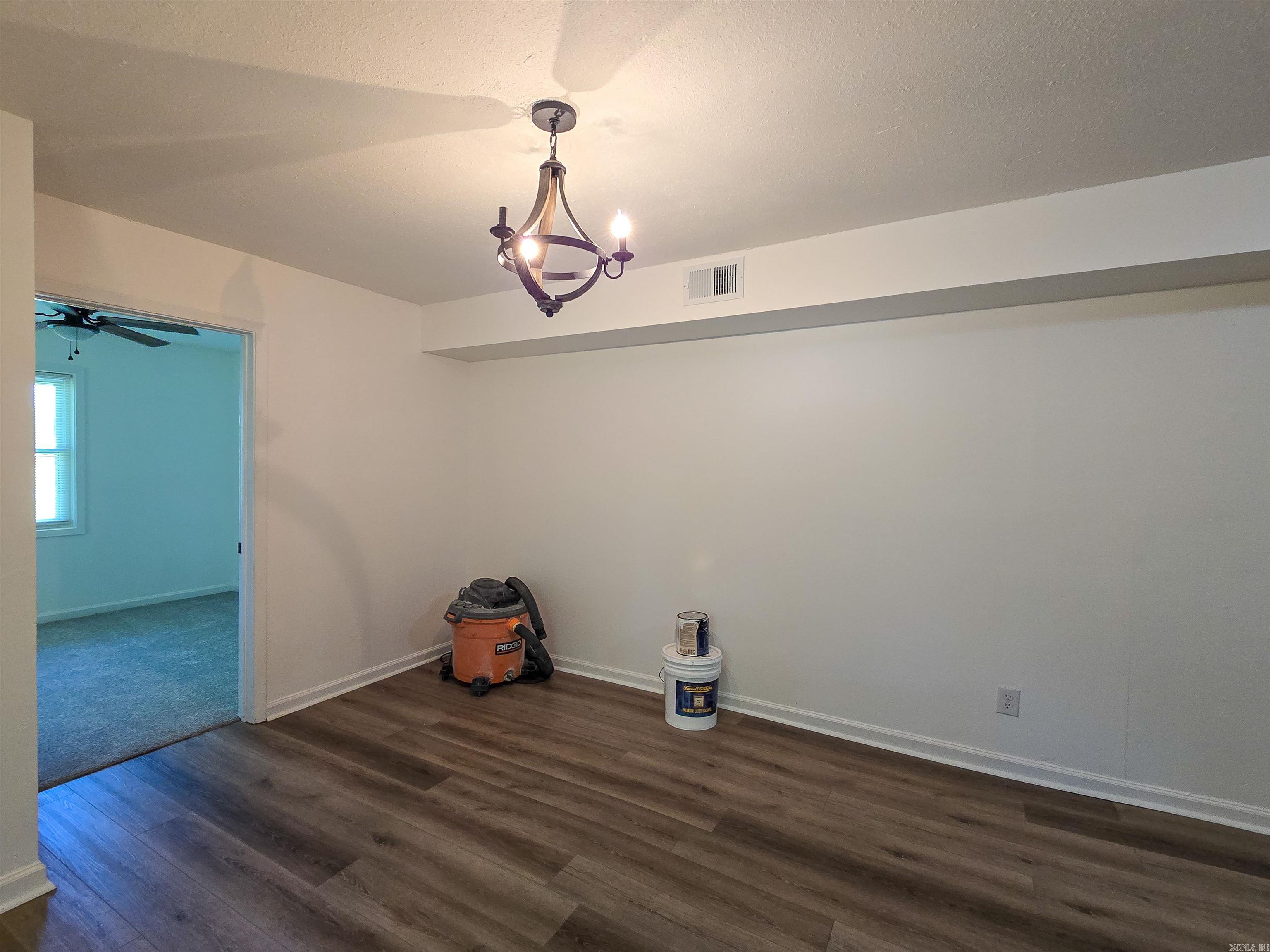 E RITTER VICTORY - Residential