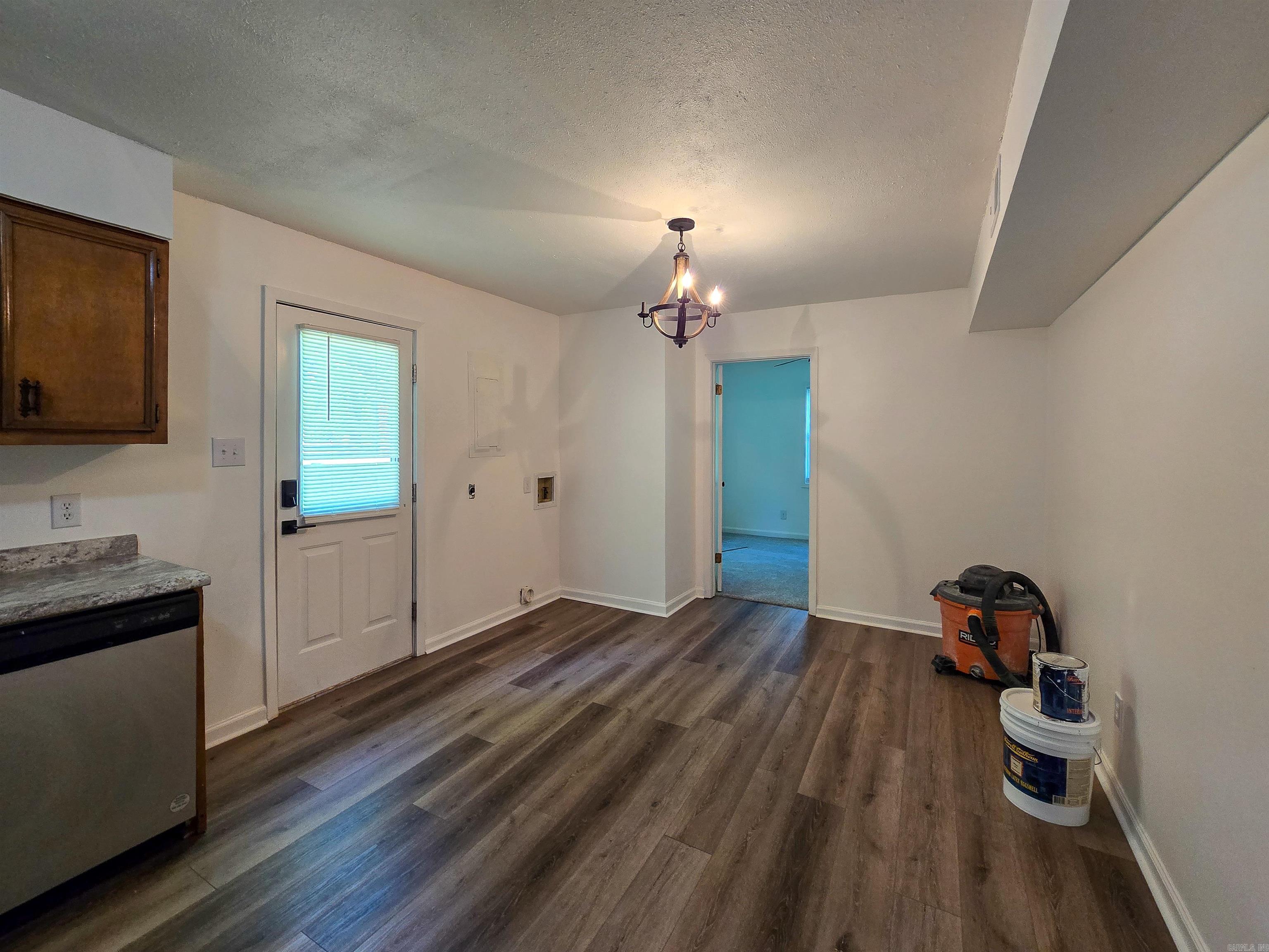 E RITTER VICTORY - Residential