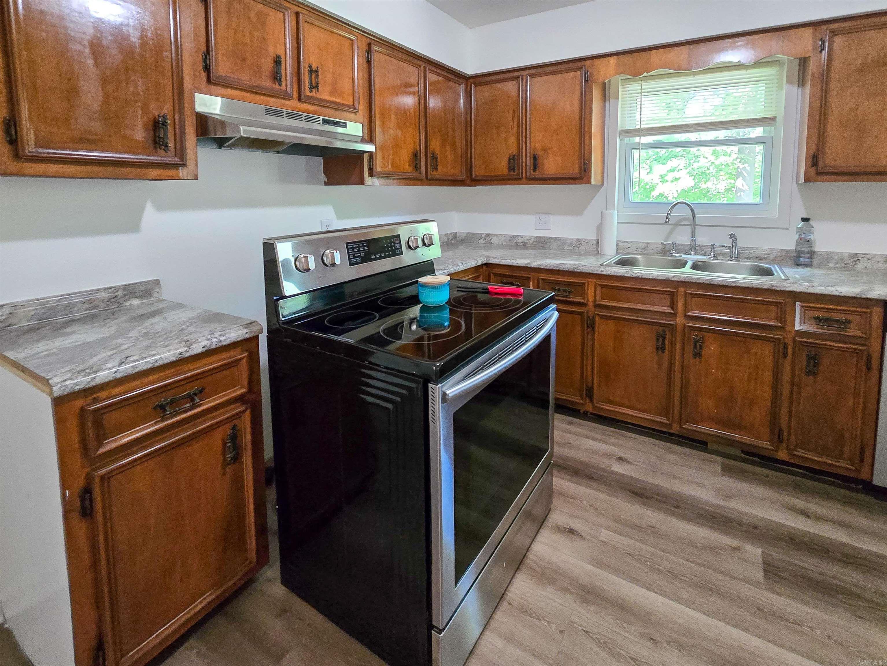 E RITTER VICTORY - Residential