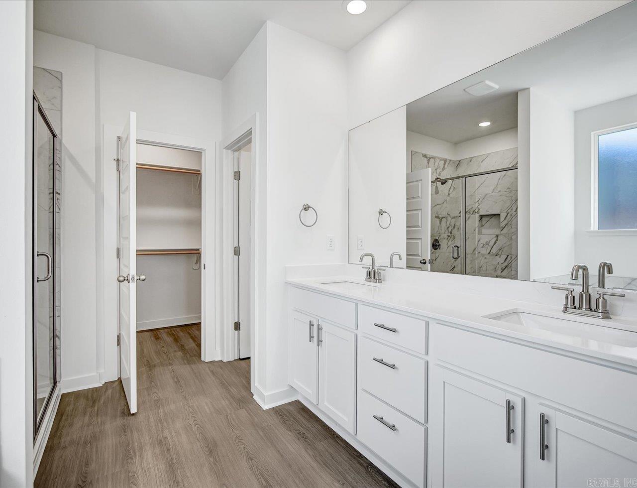 THE RESERVE AT COUNTRY CLUB PHAS - Residential