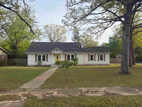Photo of 1212 W 35th Ave, Pine Bluff, AR 71603 (MLS # 26014793)