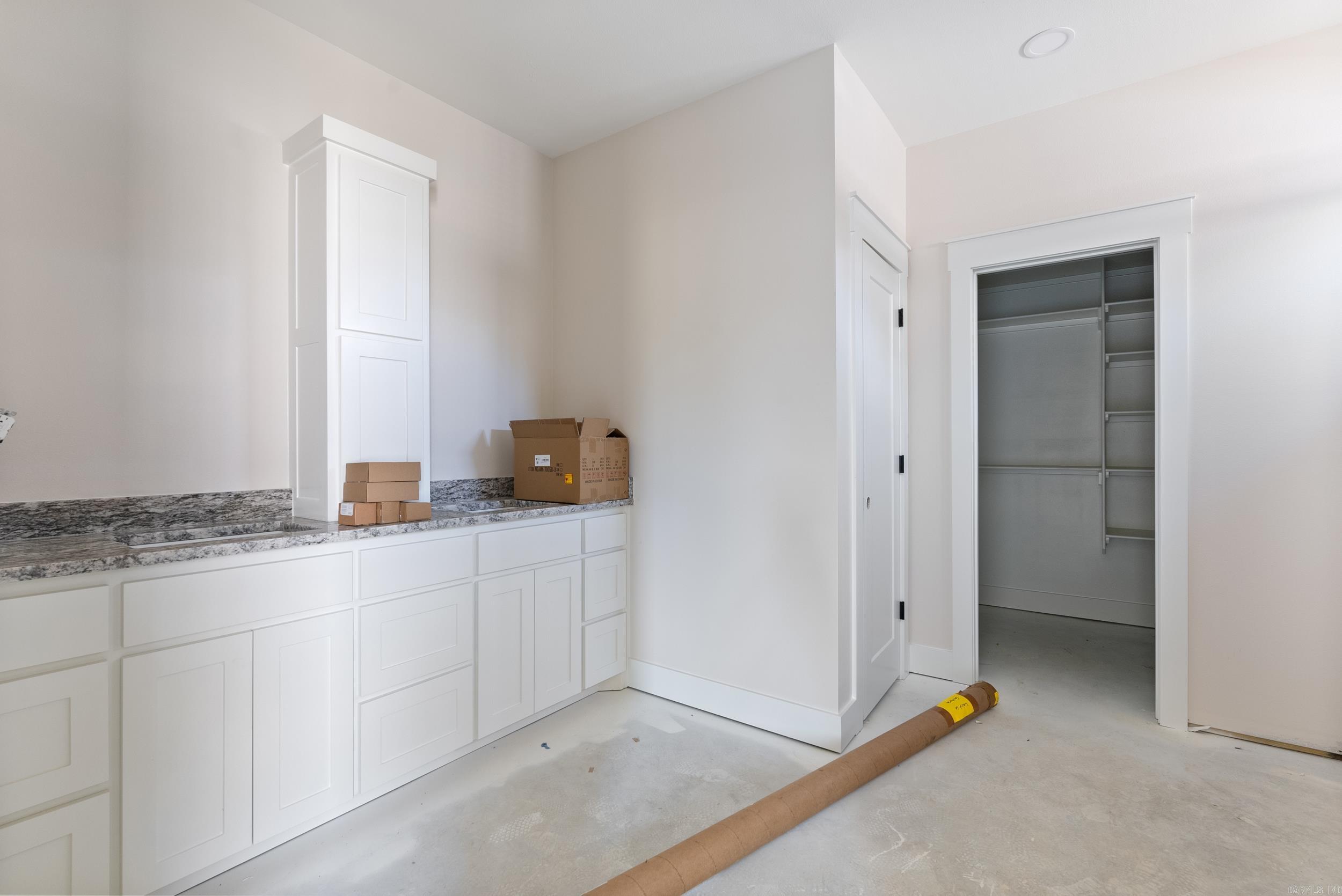 EAST MEADOW - Residential