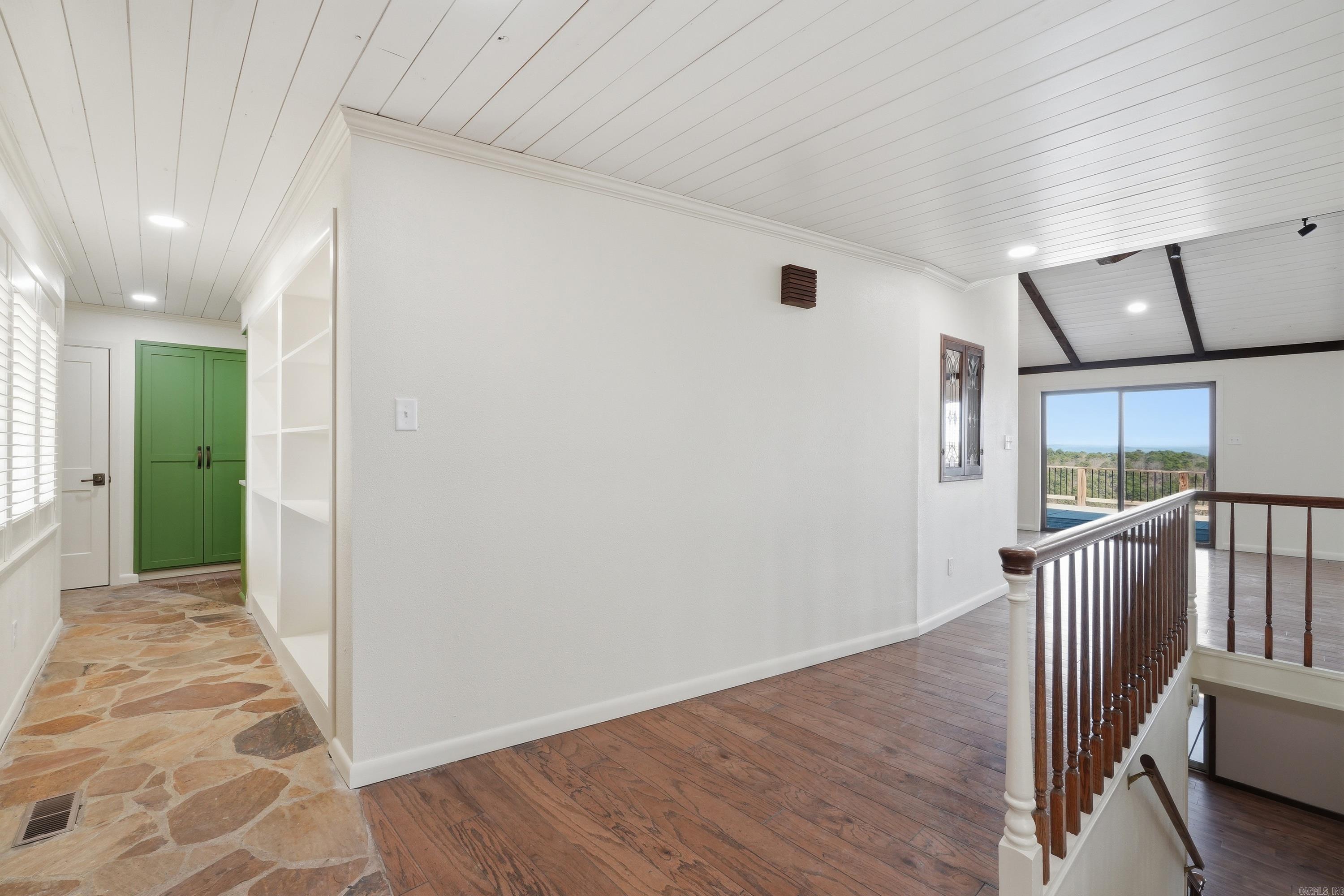 INDIAN HILLS - Residential