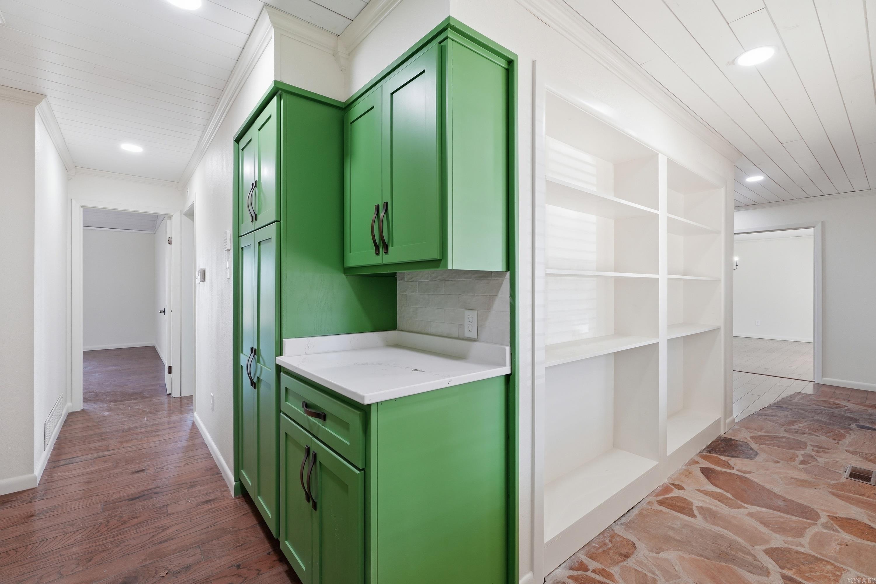 INDIAN HILLS - Residential