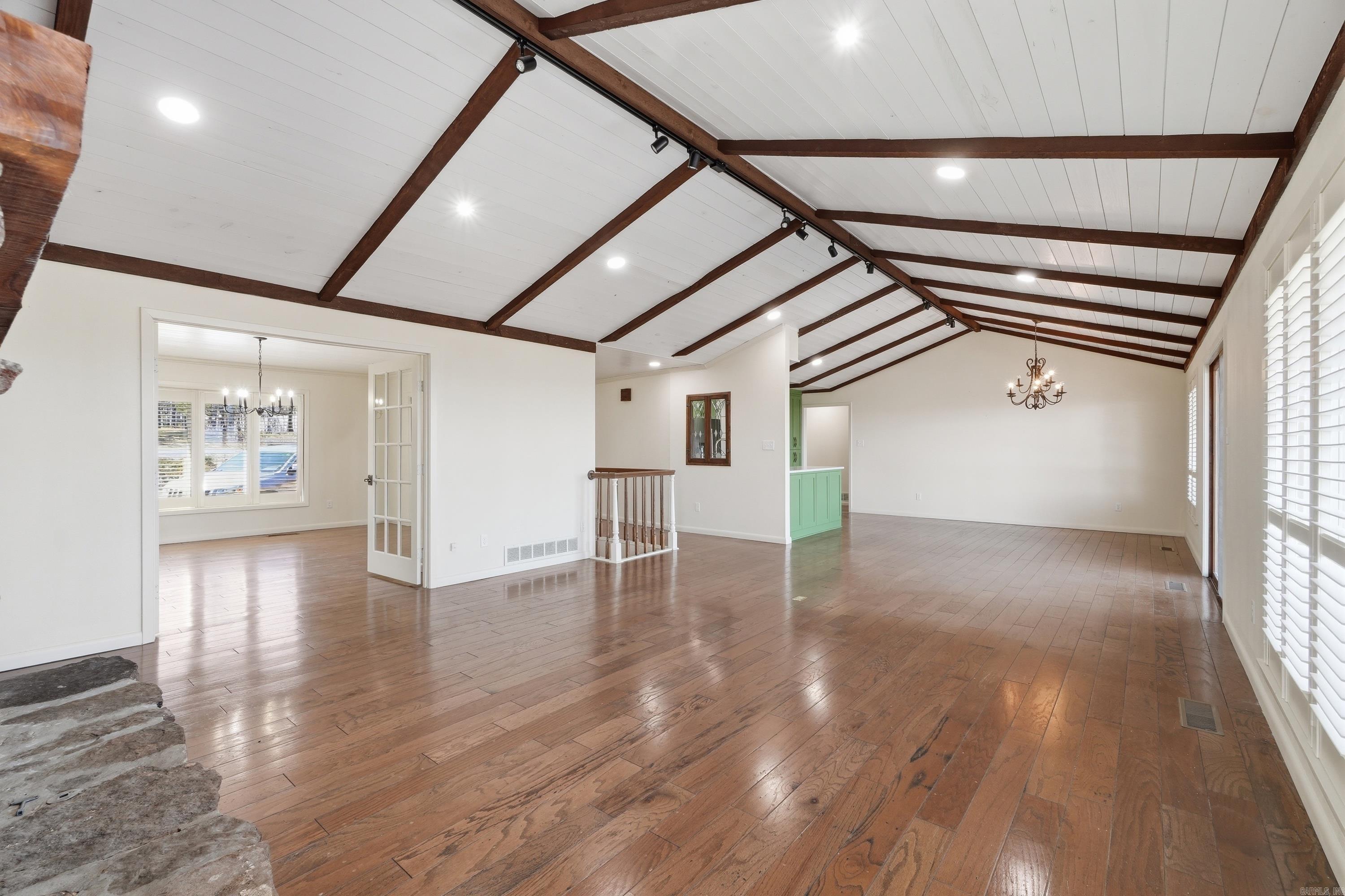 INDIAN HILLS - Residential