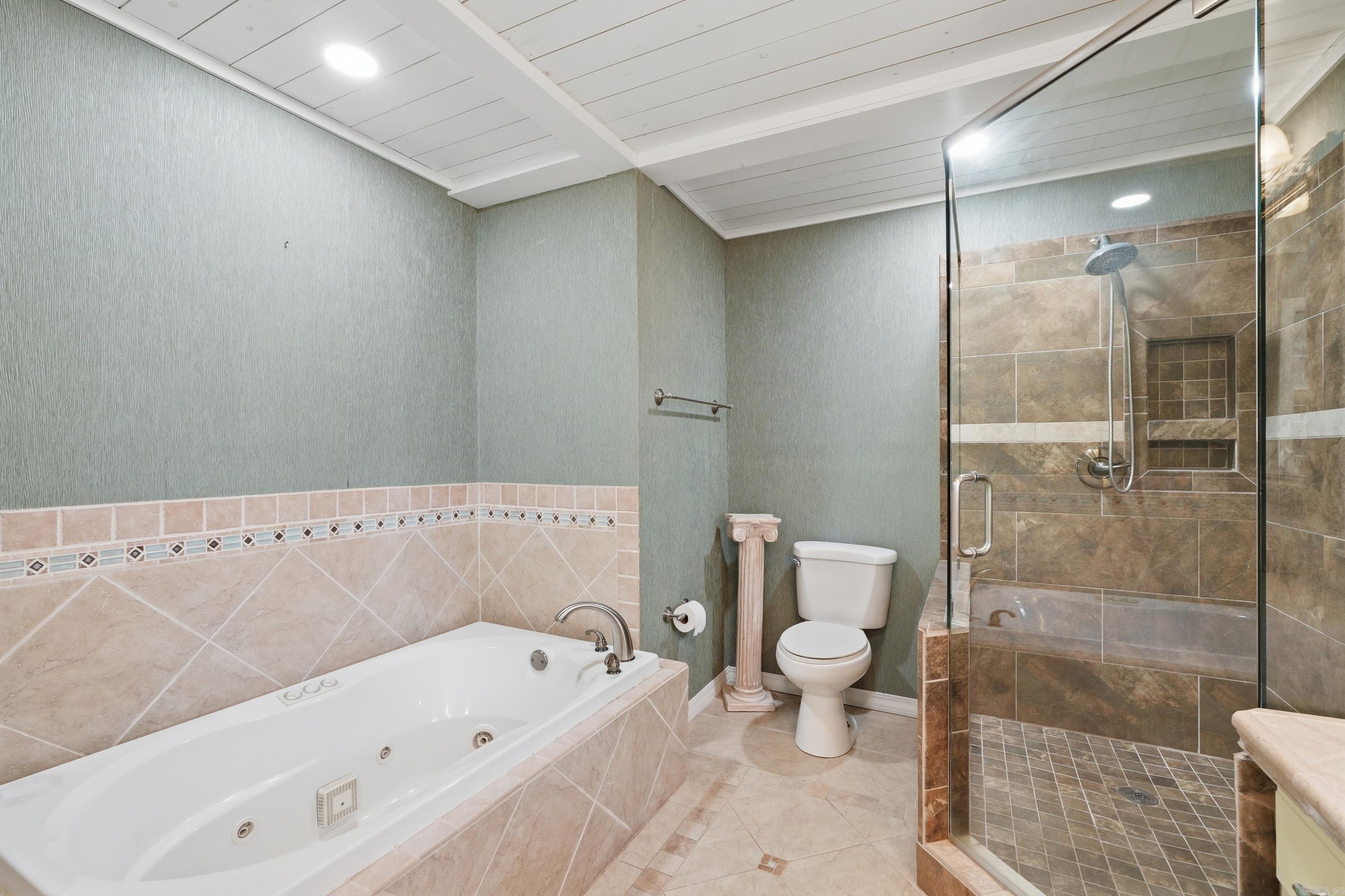 INDIAN HILLS - Residential