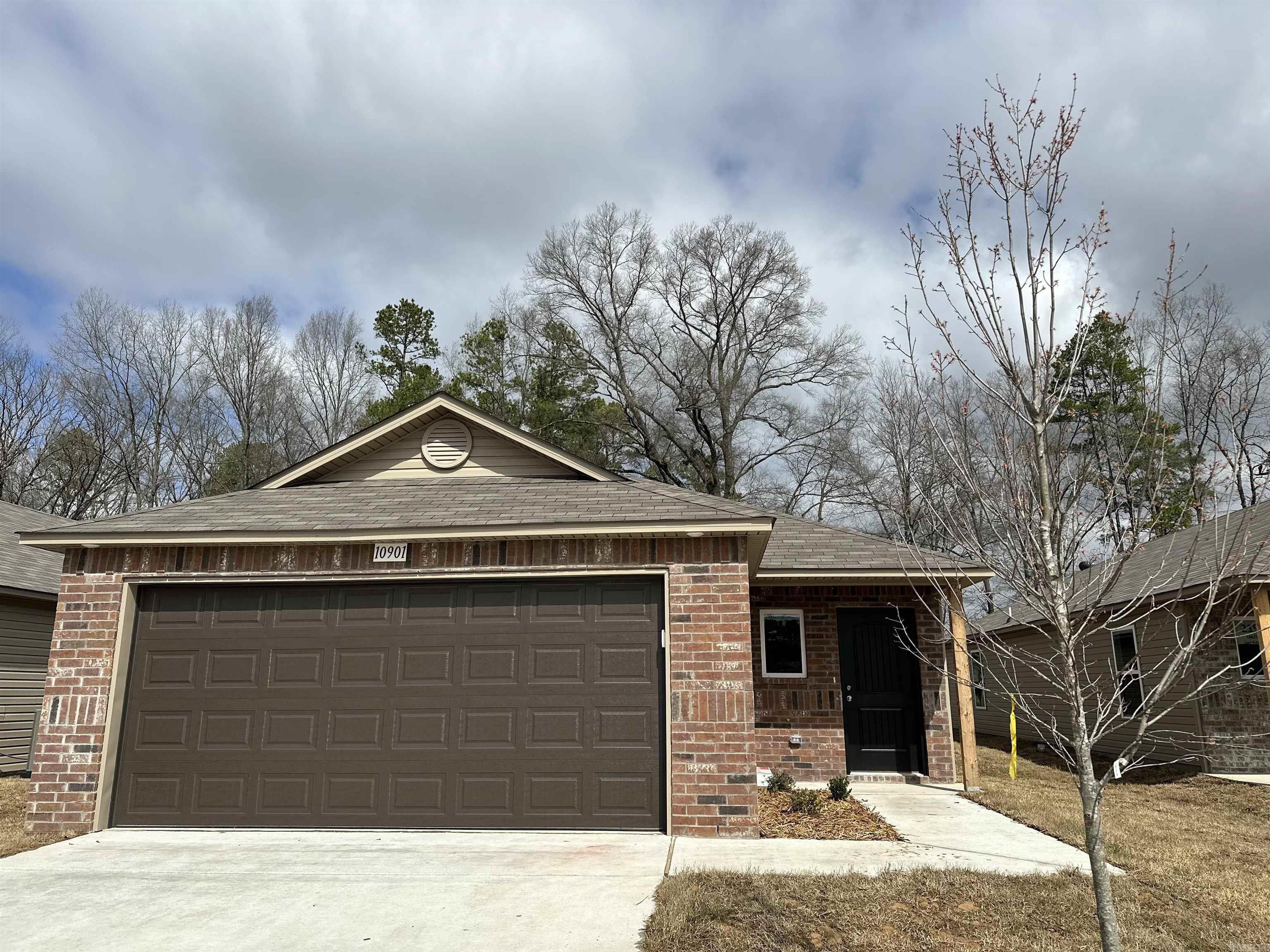 COUNTRY CLUB OF ARK THE - Residential