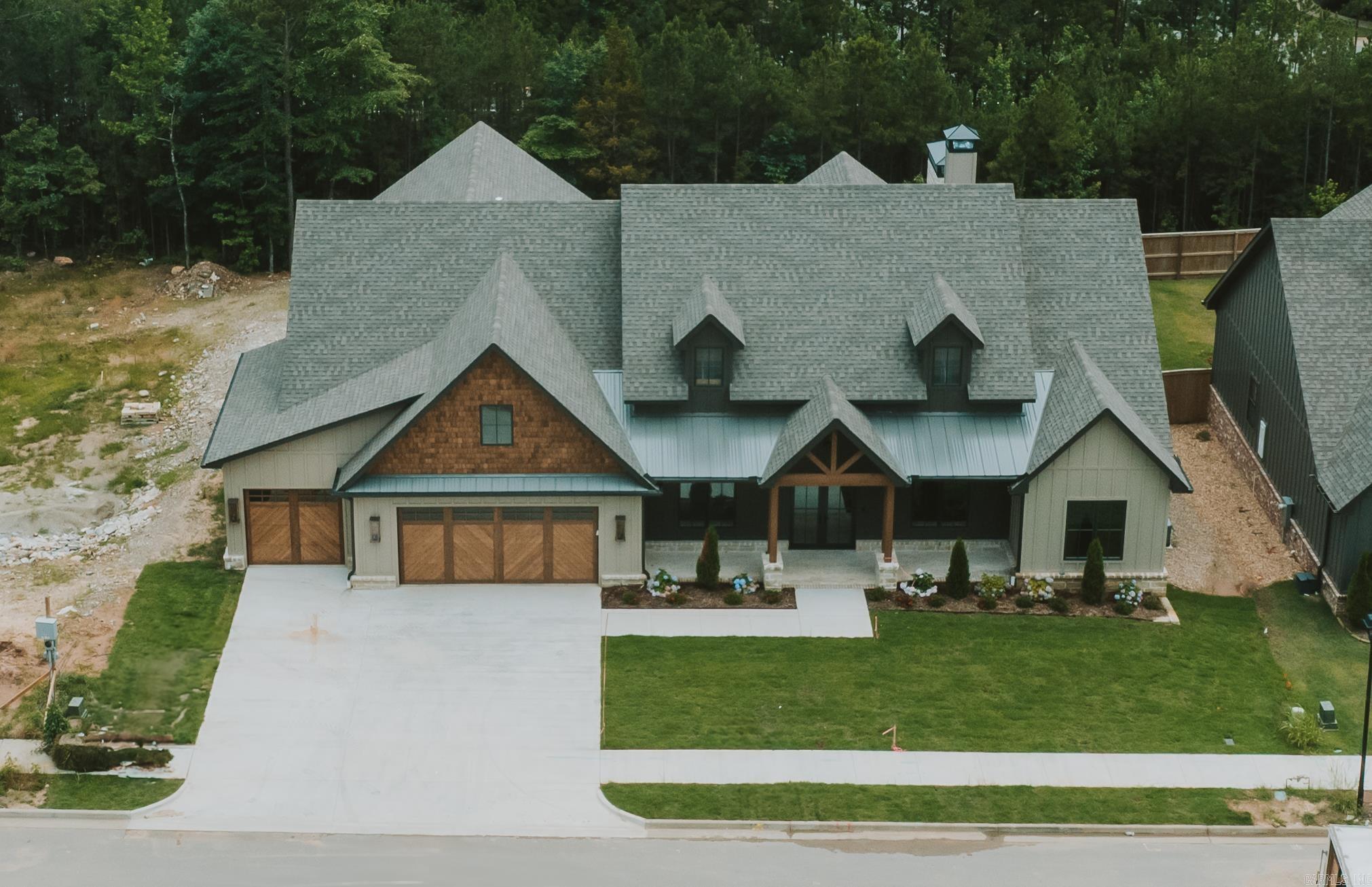 BEAR DEN ESTATES - Residential