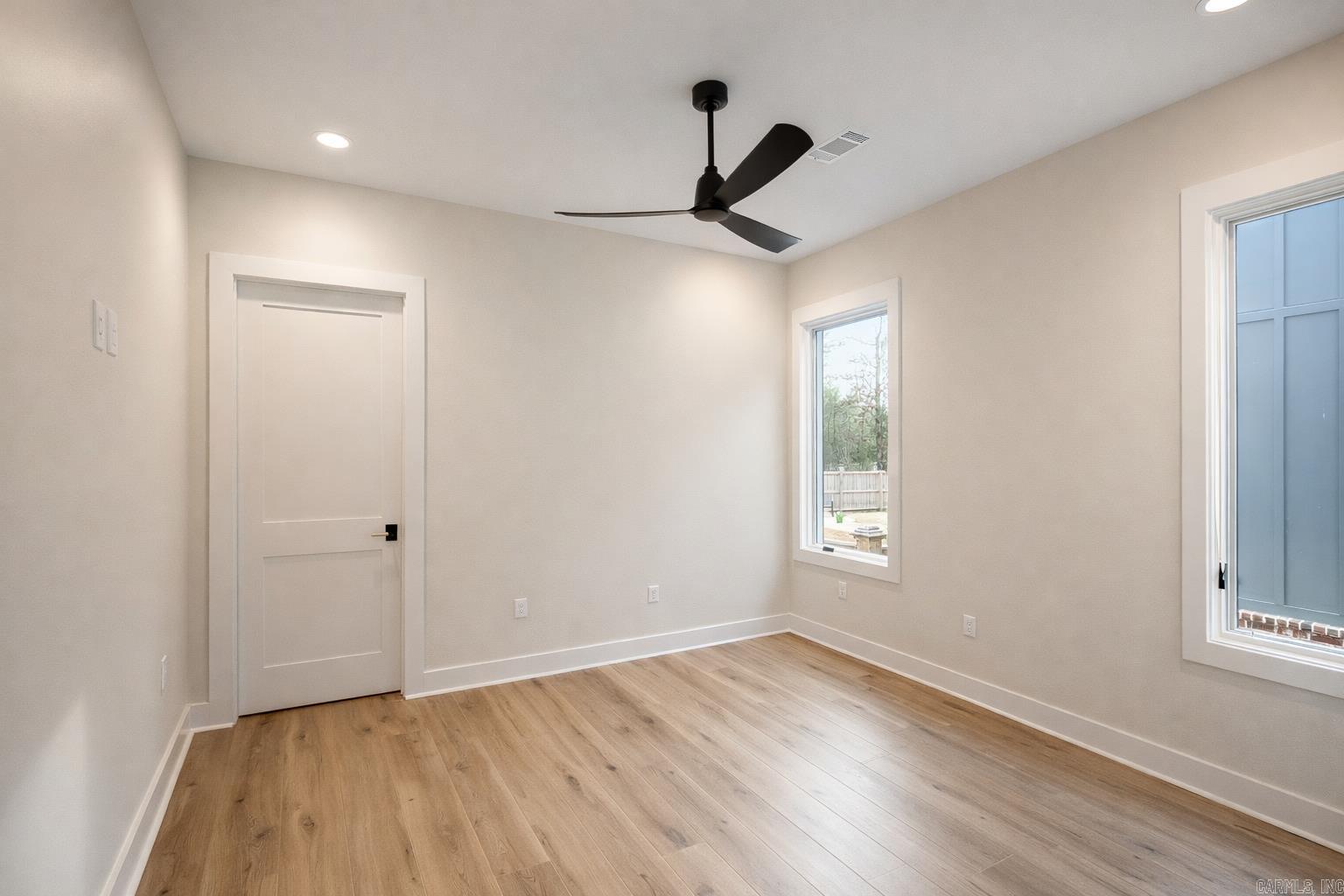 BEAR DEN ESTATES - Residential