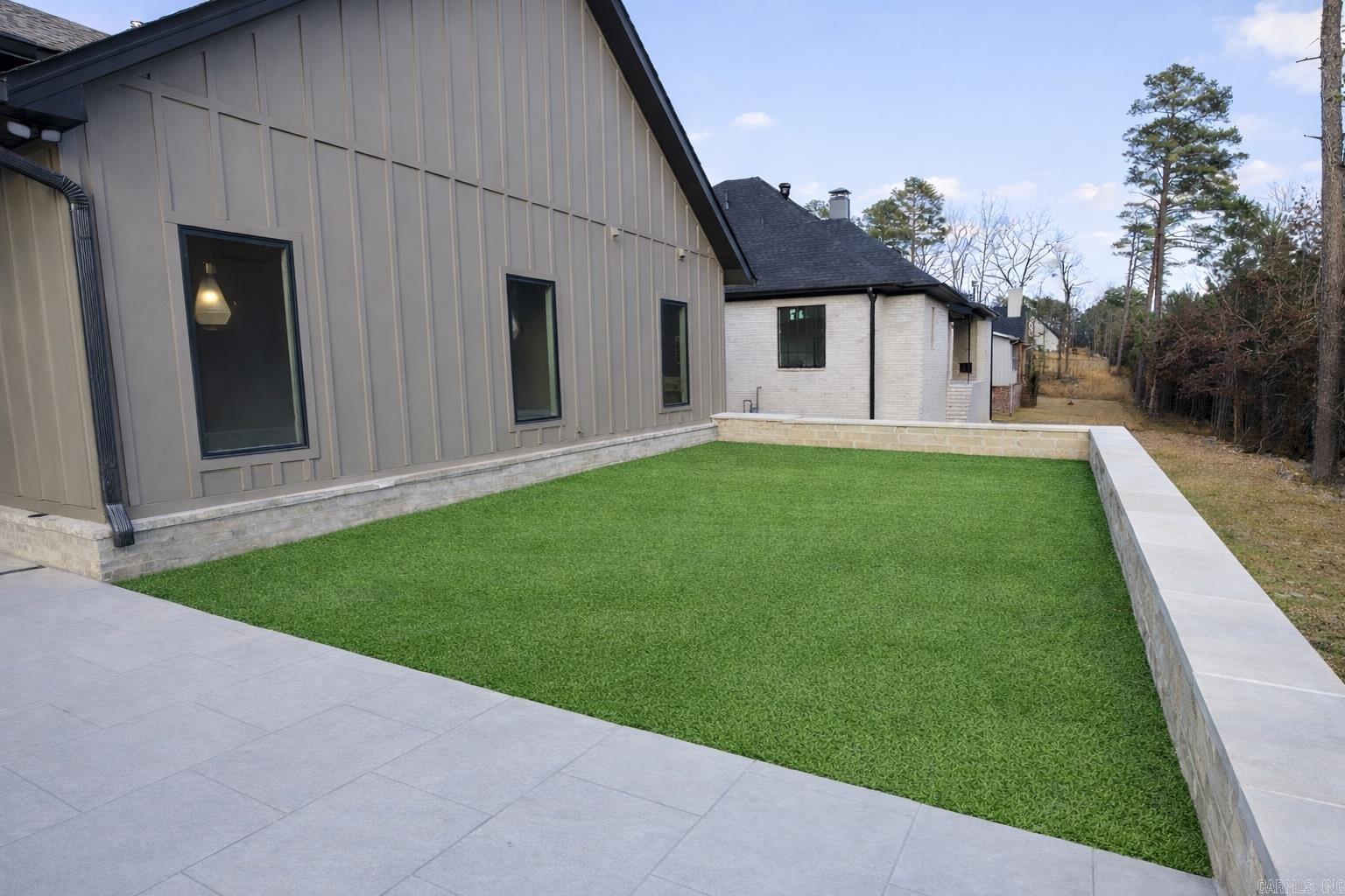 BEAR DEN ESTATES - Residential