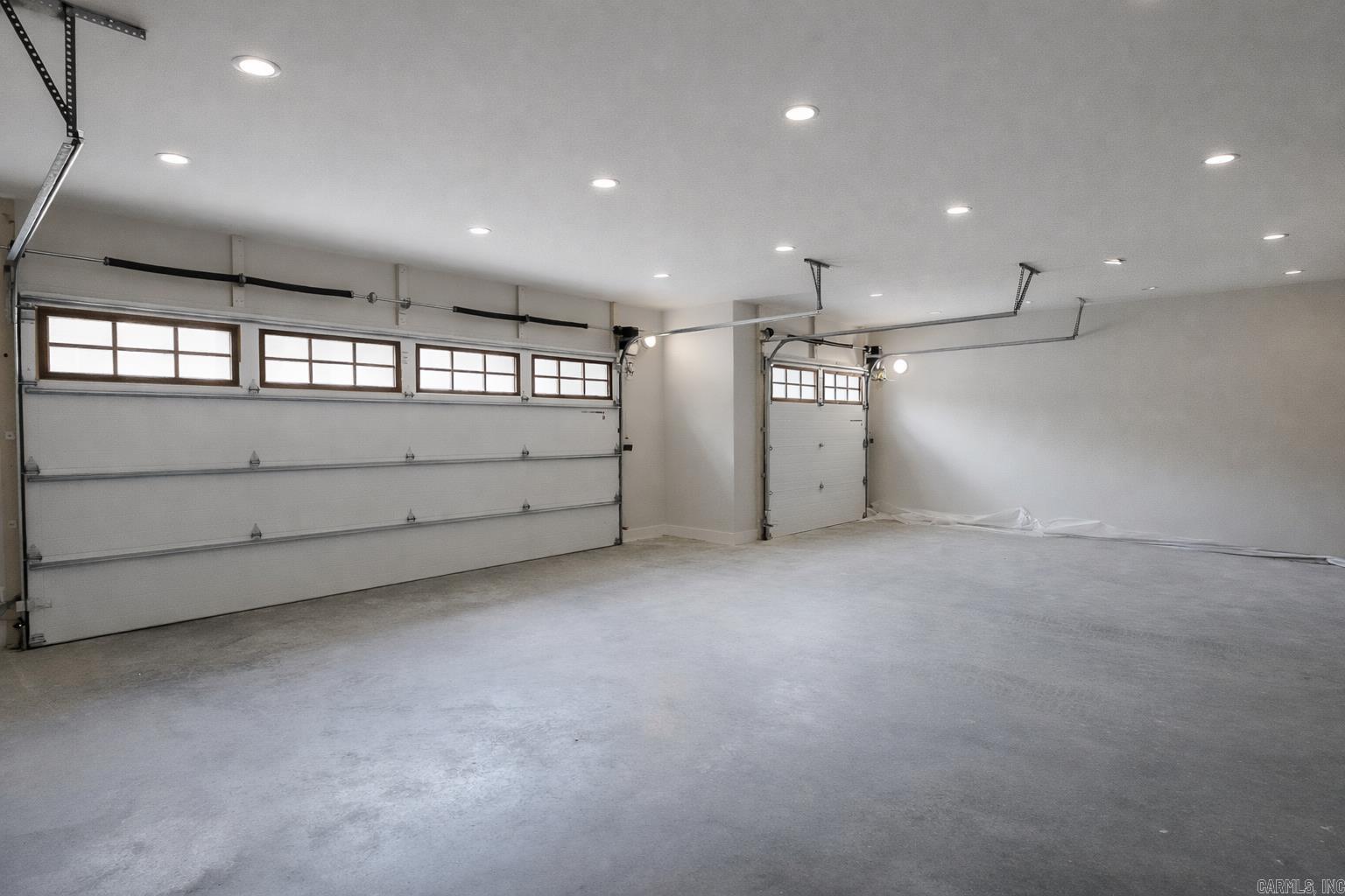 BEAR DEN ESTATES - Residential