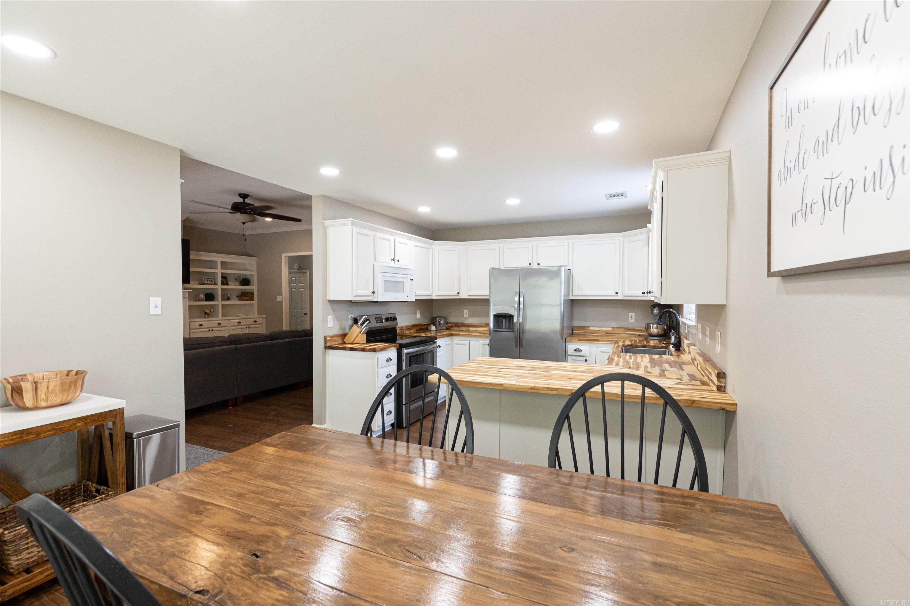 AUTUMN RIDGE - Residential