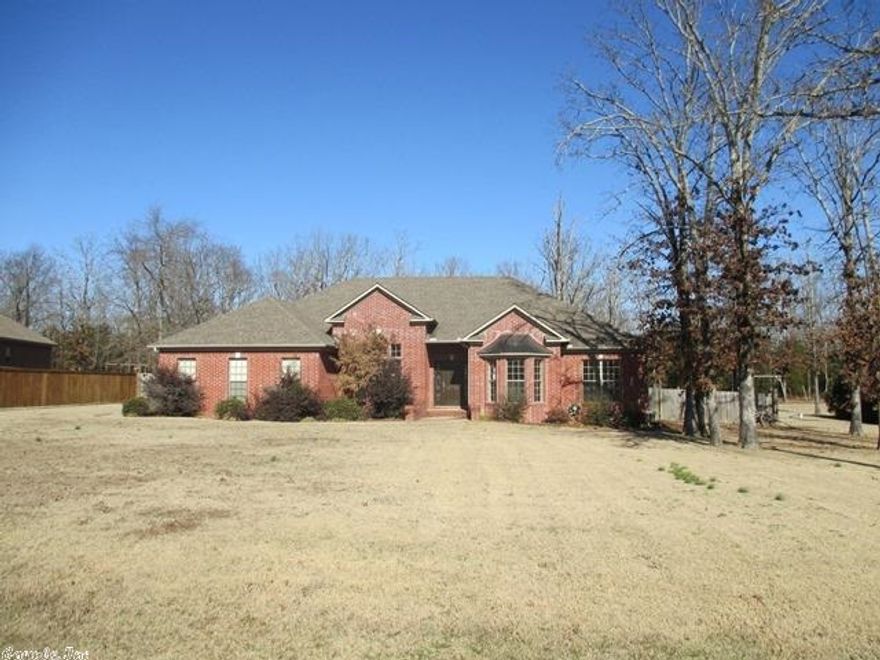 Nice 4-bedroom, 2-bath with bonus room on large lot.  Features new carpet, gas log fireplace, deck and wood privacy fence.  Move-in Ready.  Call today!! This property is eligible under Freddie Mac First Look Initiative good through 01/28/2015. Please provide proof of funds or pre-approval letter. Owner Occ. Aff. required with Owner Occ. purchasers. Seller's addendum required with all offers. Both addendums attached in docs.