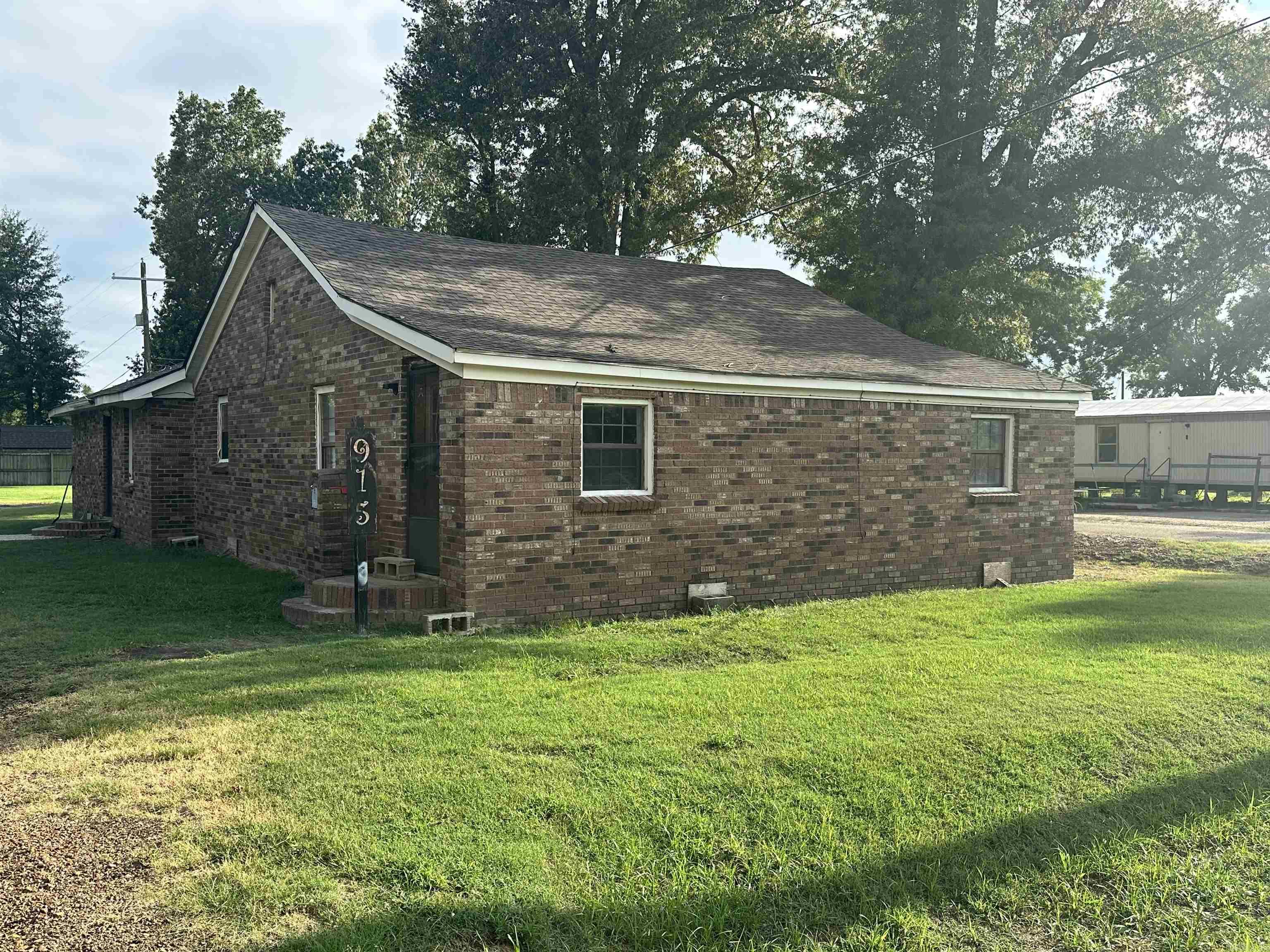 Investors Dream! This 3 bed, 2 bath home in Wynne offers 1976 sq ft. and is full of potential. Major improvements already completed, including a brand new roof and HVAC system in 2023. Sold AS IS. Spacious layout with solid structure-perfect for investors or buyers ready to add their personal touch.