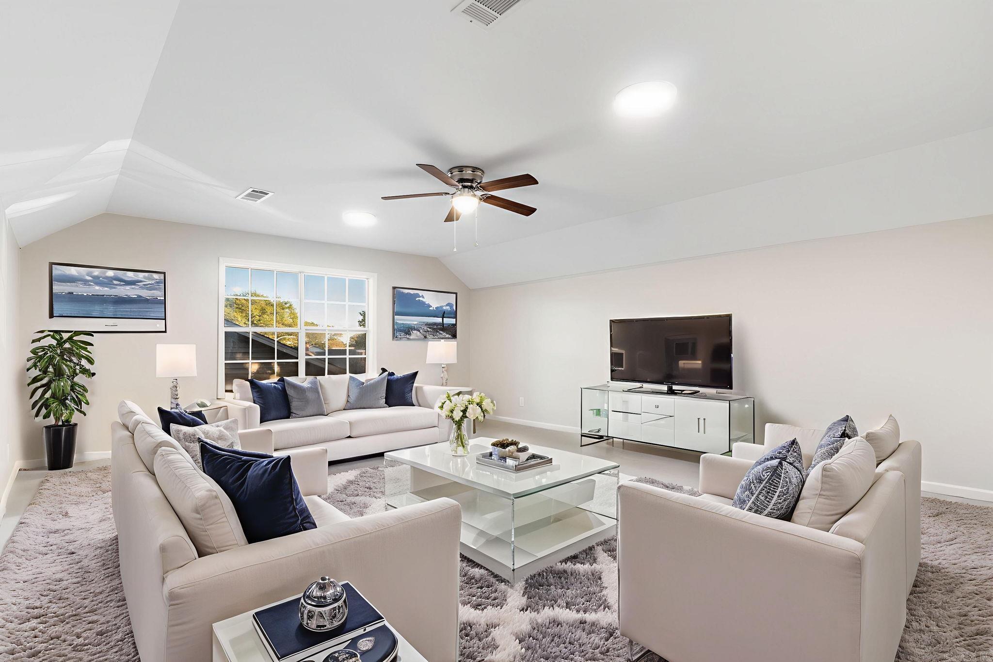 LAKEWOOD NE - Residential