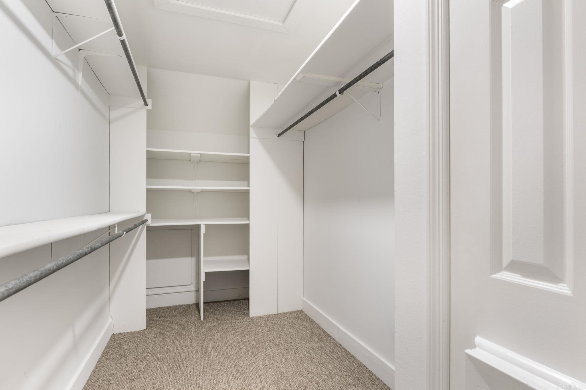 LAKEWOOD NE - Residential