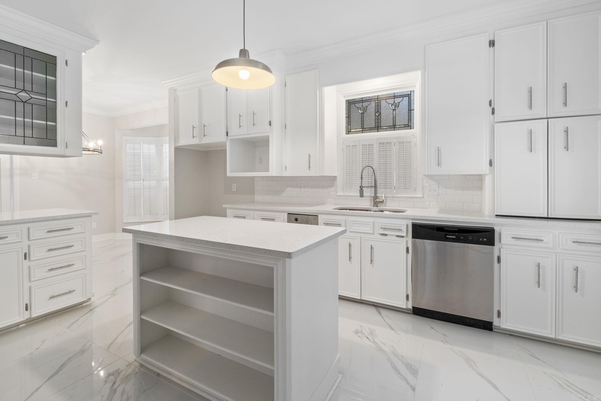 LAKEWOOD NE - Residential